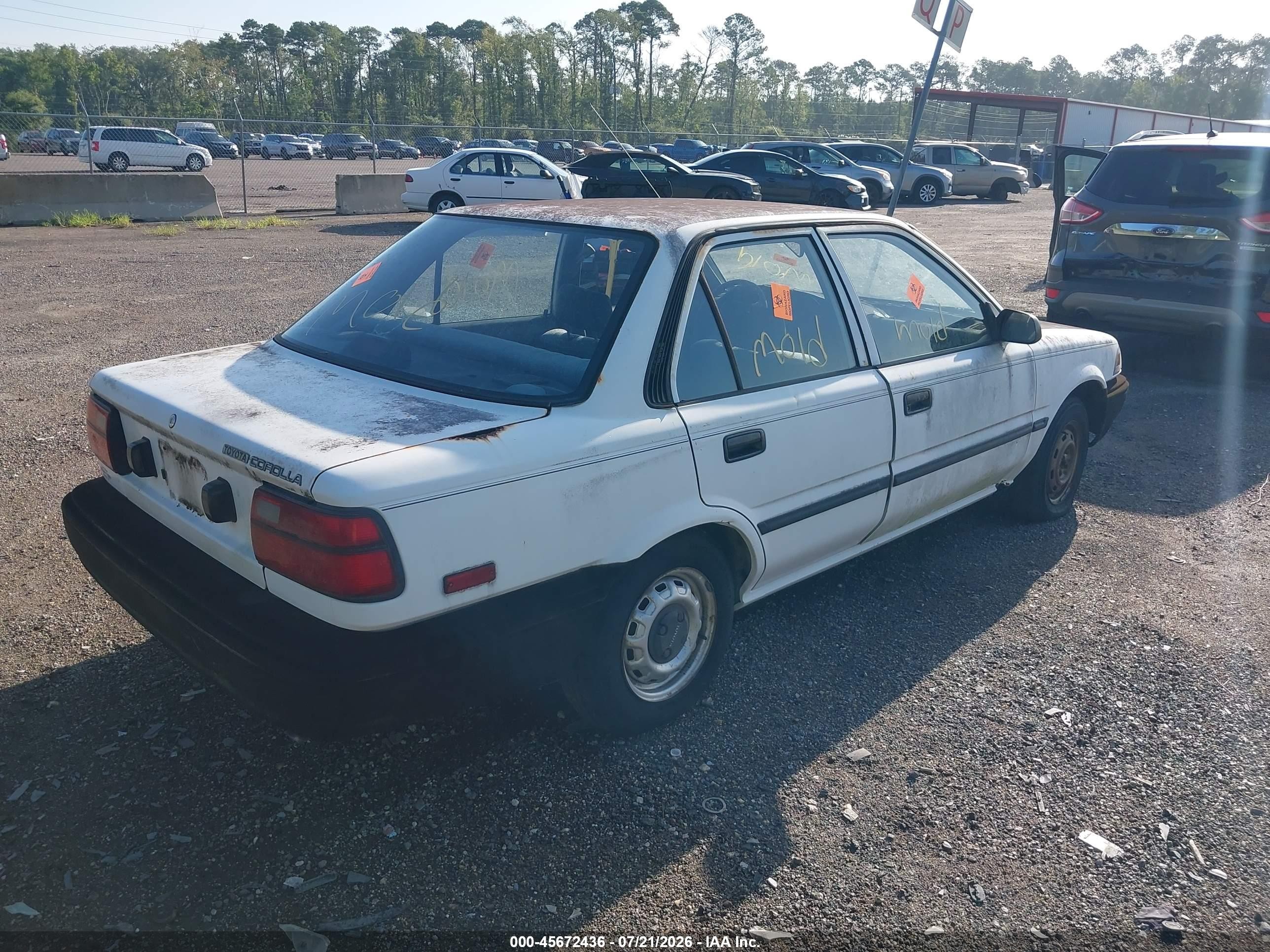 1992 Toyota Corolla   White vin: JT2AE91AINO273014