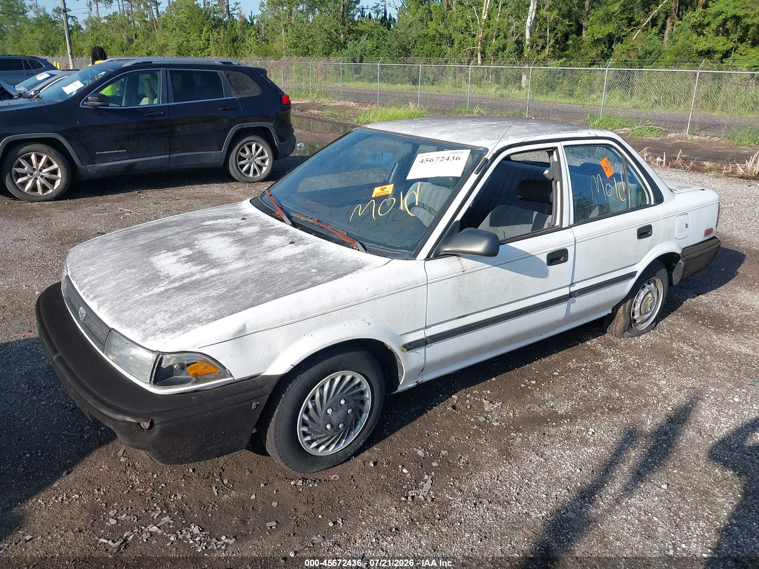 1992 Toyota Corolla   White vin: JT2AE91AINO273014