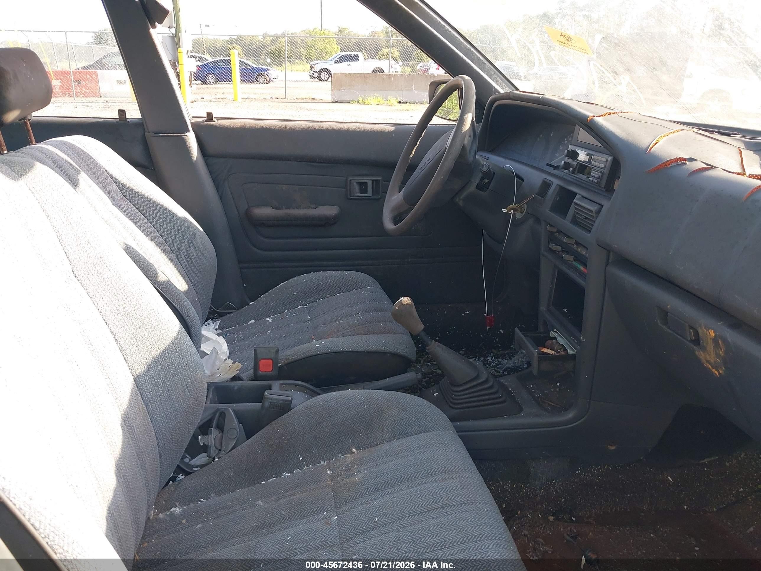 1992 Toyota Corolla   White vin: JT2AE91AINO273014