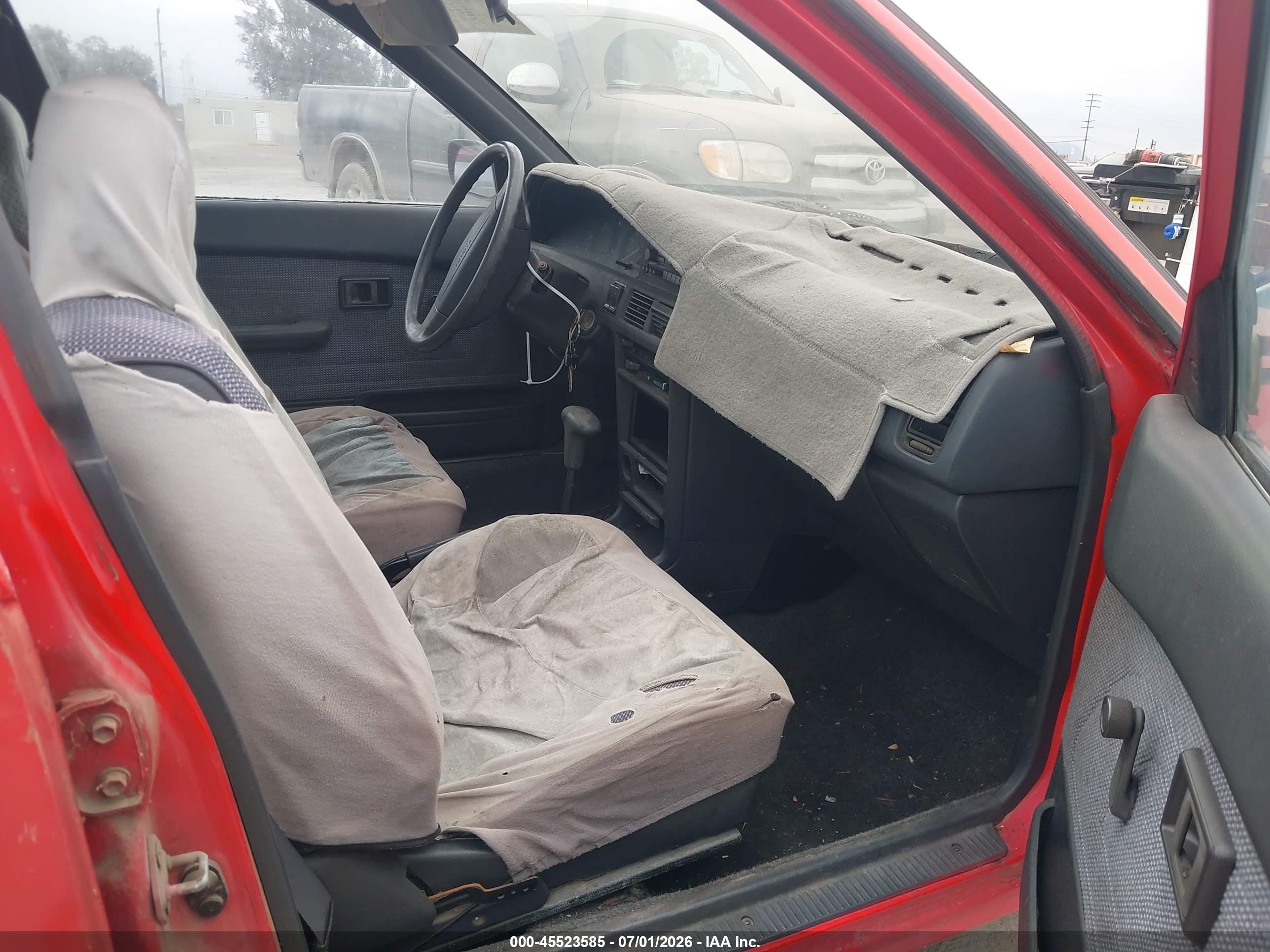 1988 Toyota Corolla Dlx Red vin: JT2AE92E3J0069214