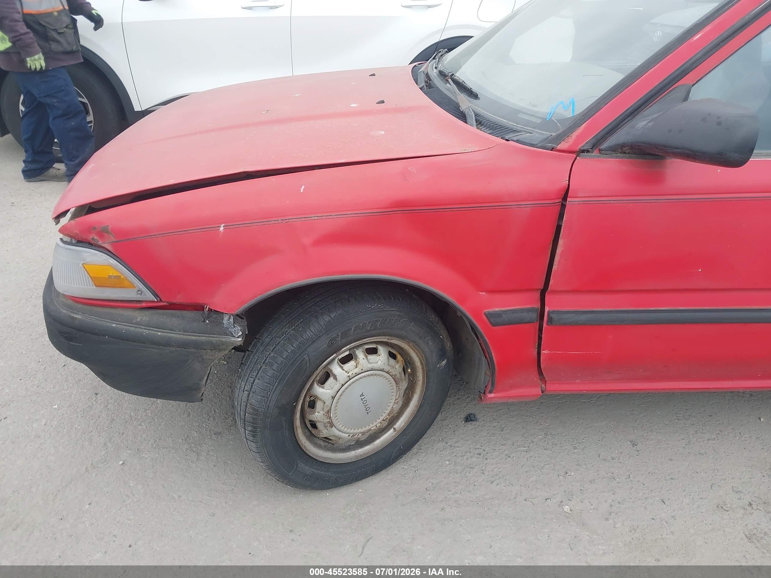 1988 Toyota Corolla Dlx Red vin: JT2AE92E3J0069214