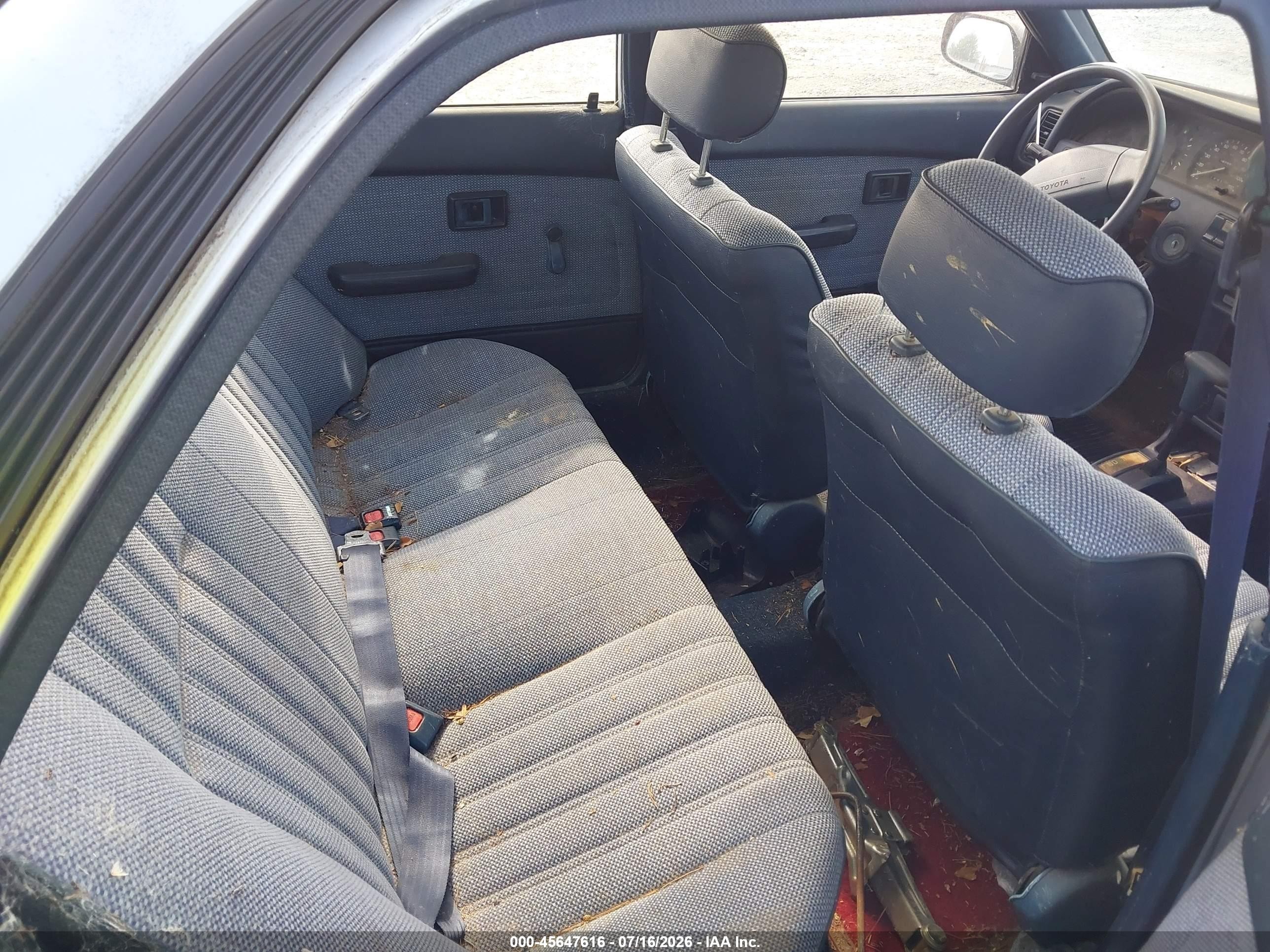 1988 Toyota Corolla Dlx Blue vin: JT2AE92E5J0022864