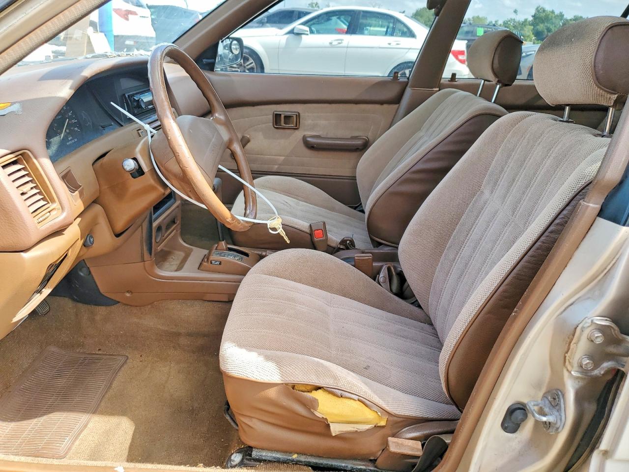1991 Toyota Corolla Deluxe Beige vin: JT2AE94A3M3477404