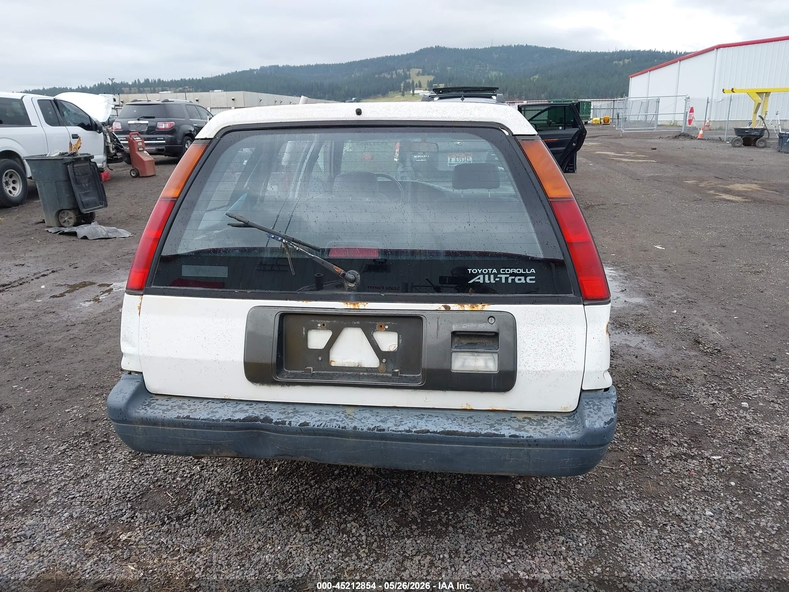1992 Toyota Corolla Dlx White vin: JT2AE94V4N3033839