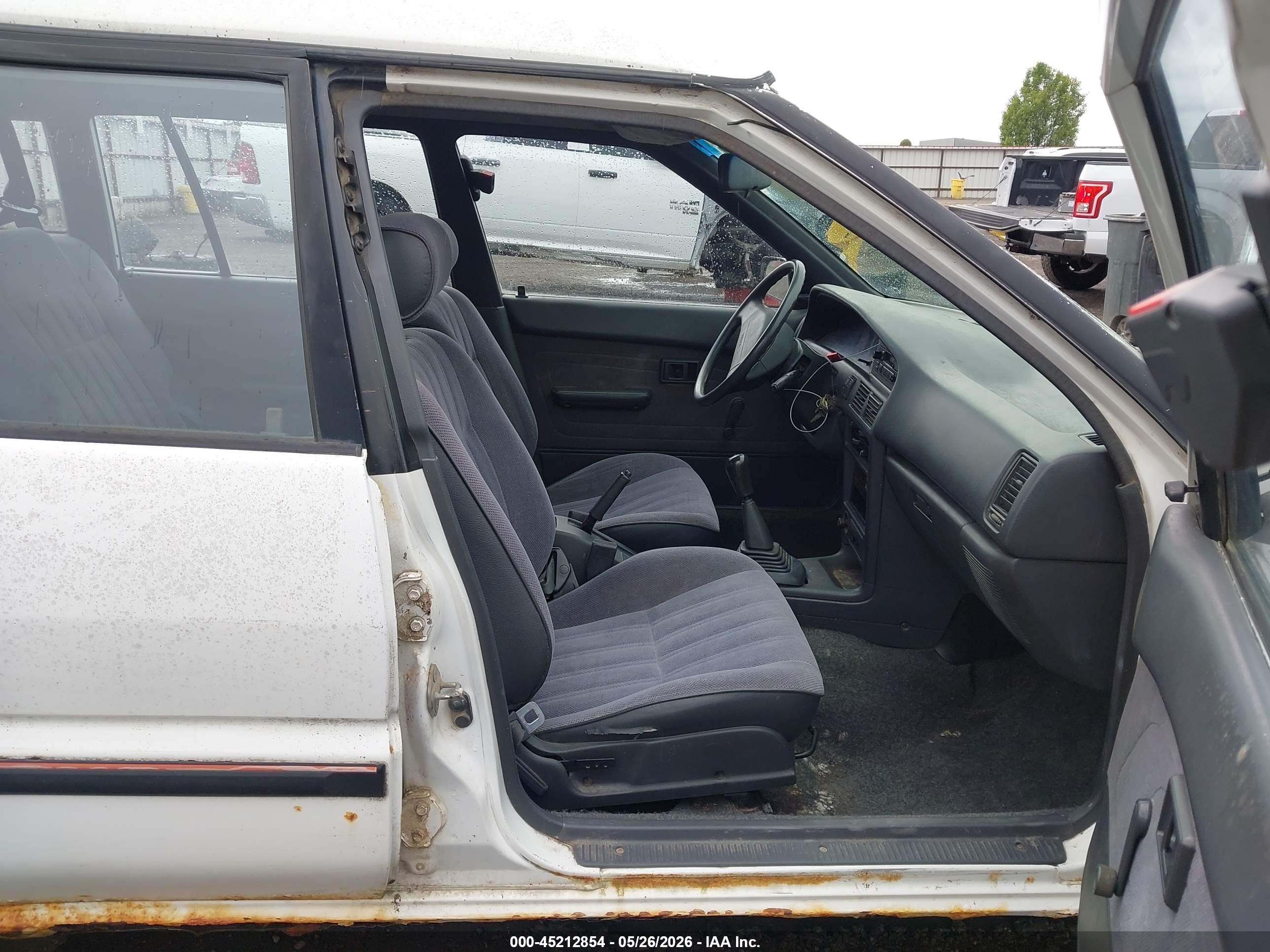 1992 Toyota Corolla Dlx White vin: JT2AE94V4N3033839
