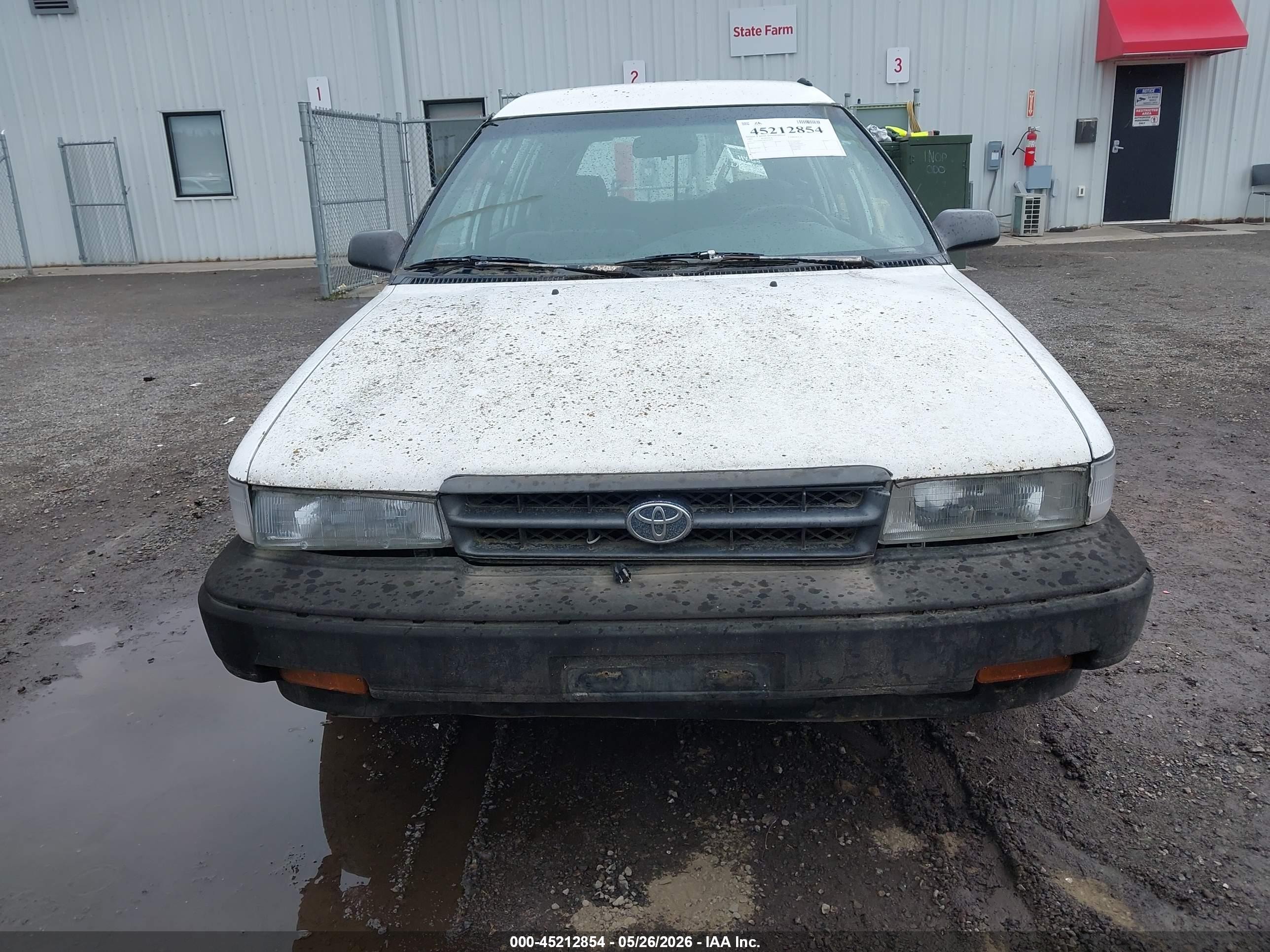 1992 Toyota Corolla Dlx White vin: JT2AE94V4N3033839