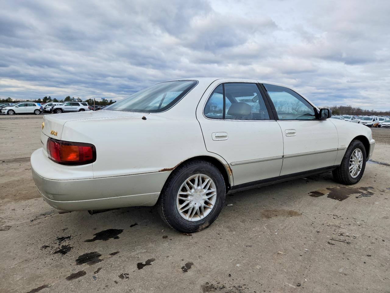 1996 Toyota Camry Le V6 White vin: JT2BF12K0T0150652