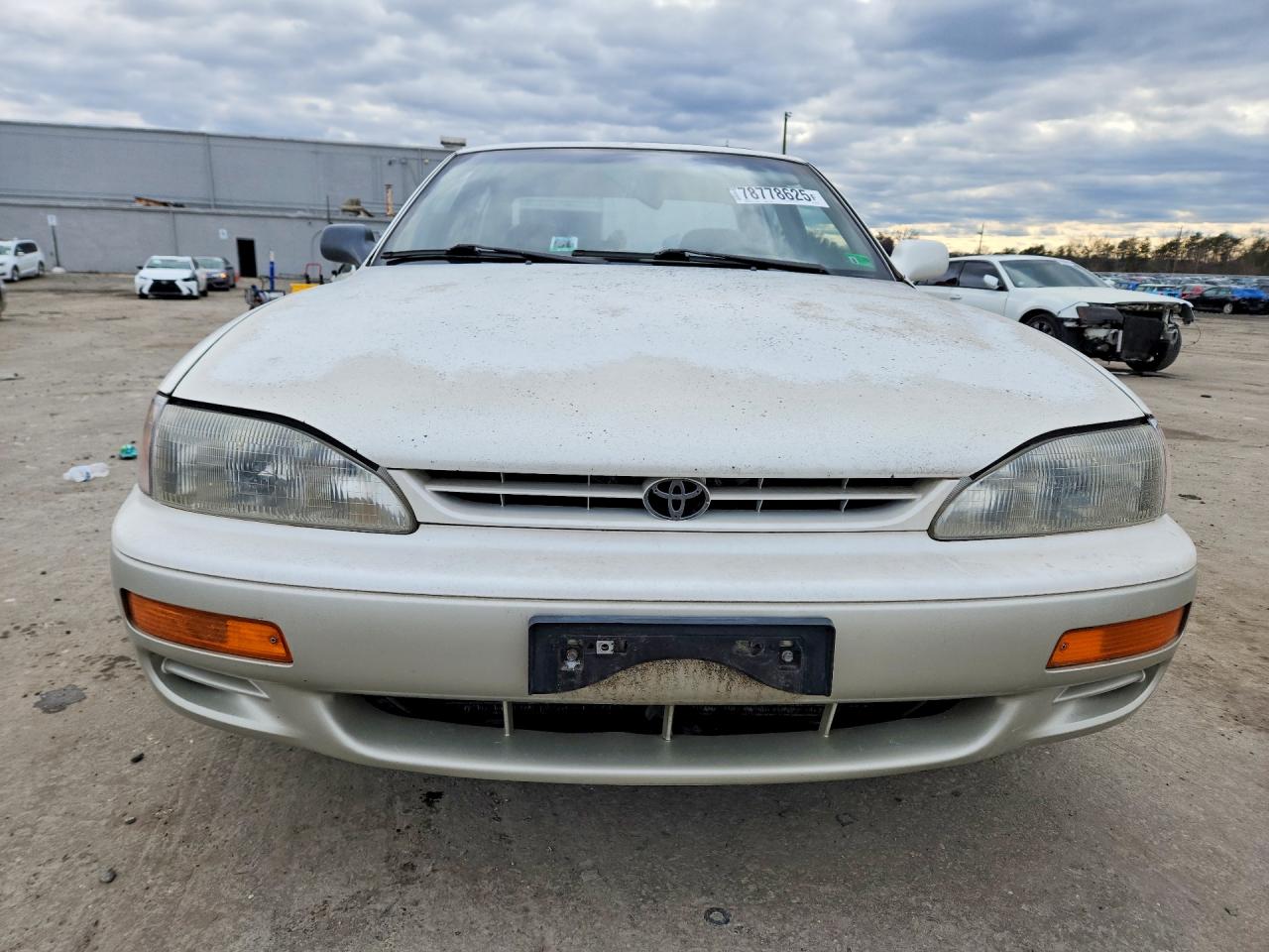 1996 Toyota Camry Le V6 White vin: JT2BF12K0T0150652