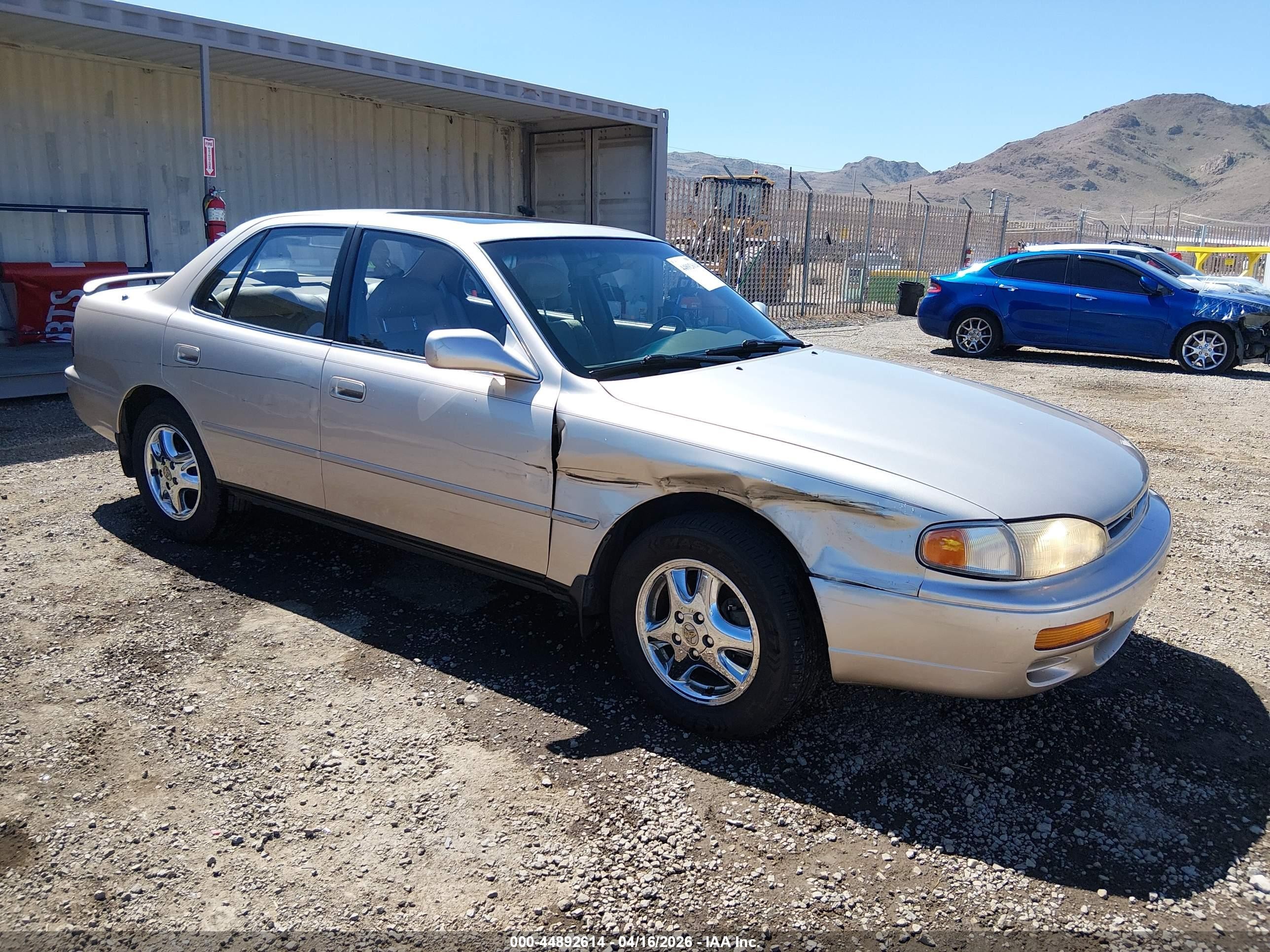 1996 Toyota Camry Le/xle/se Gold vin: JT2BF12K1T0129700