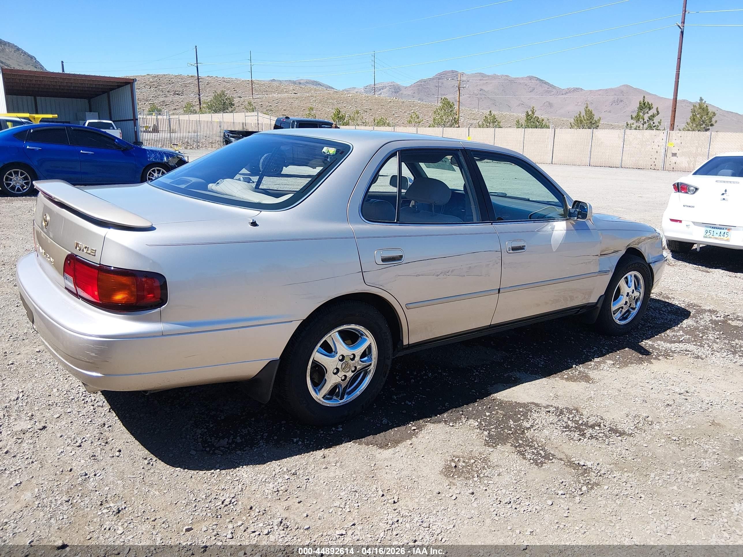1996 Toyota Camry Le/xle/se Gold vin: JT2BF12K1T0129700