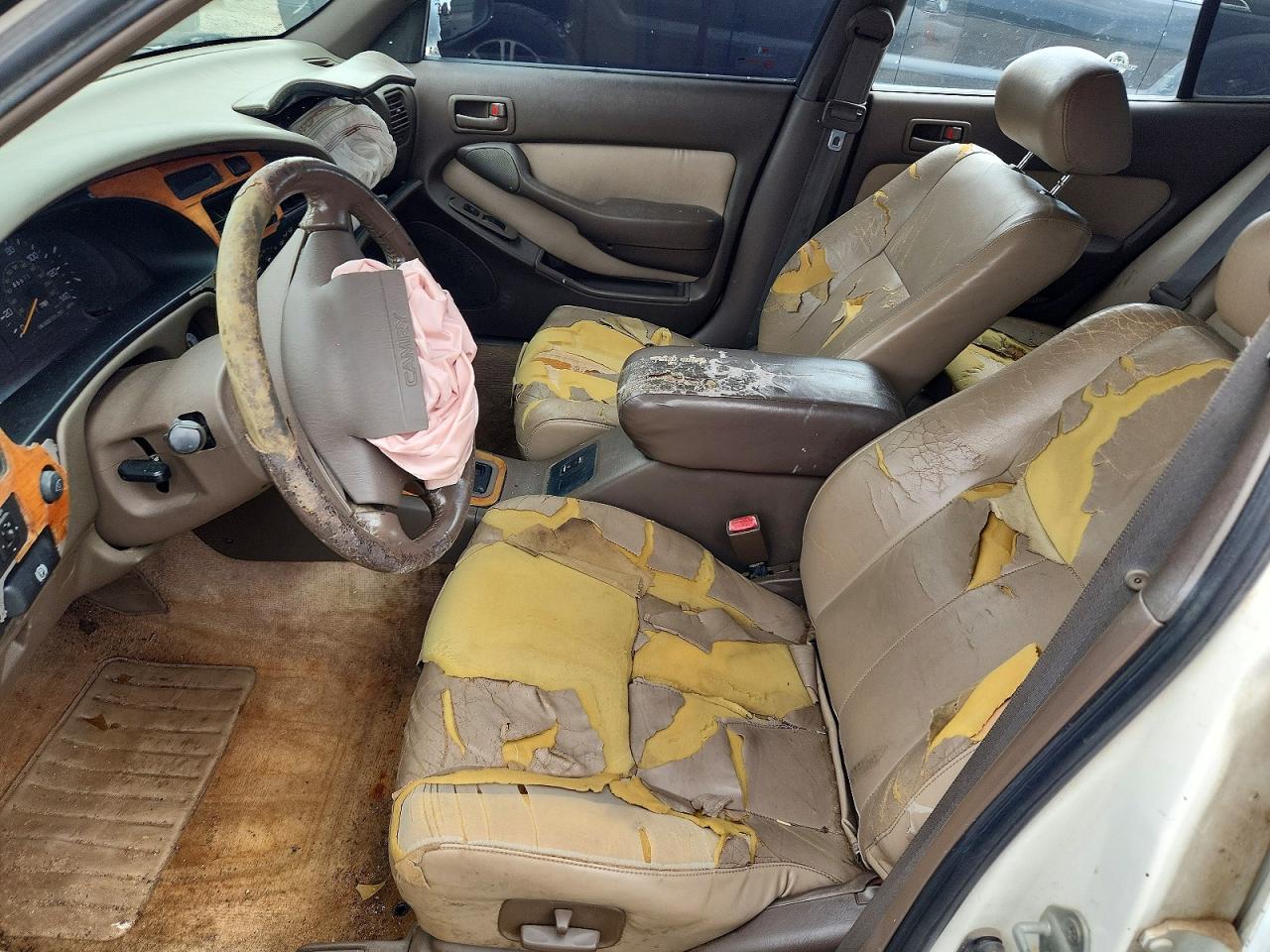1996 Toyota Camry White vin: JT2BF12K2T0145551
