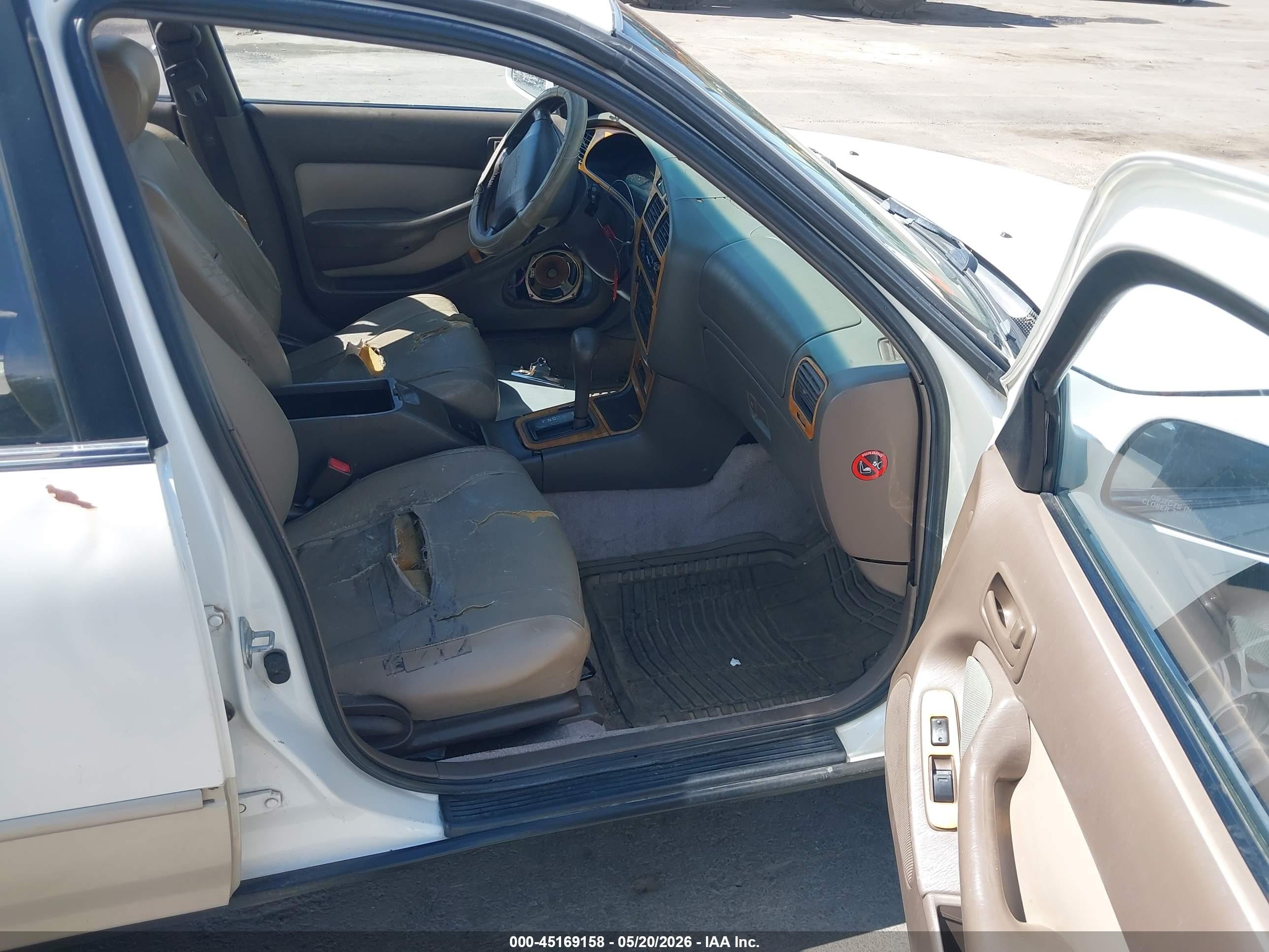 1996 Toyota Camry Le/xle/se White vin: JT2BF12K3T0137734