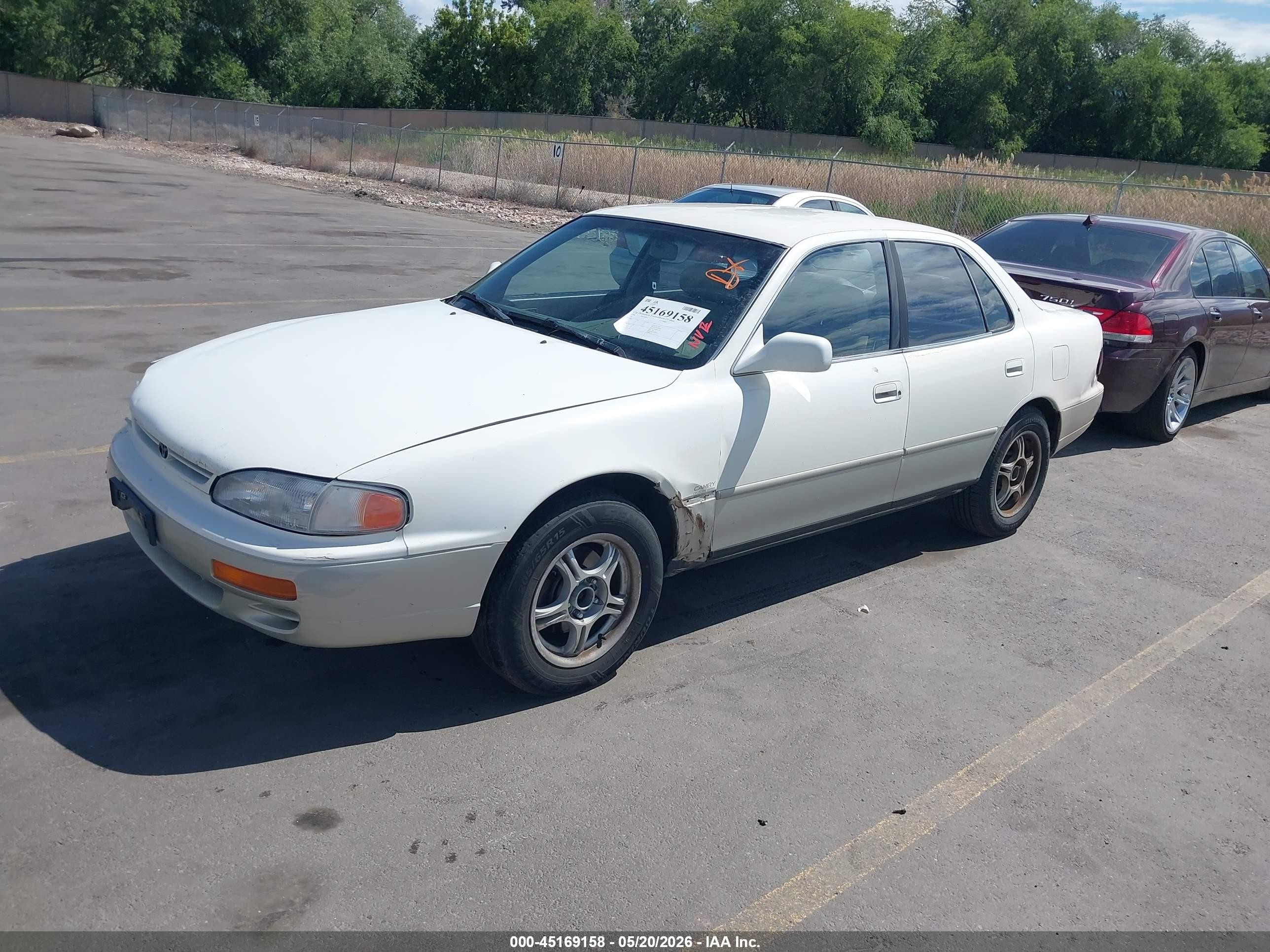 1996 Toyota Camry Le/xle/se White vin: JT2BF12K3T0137734