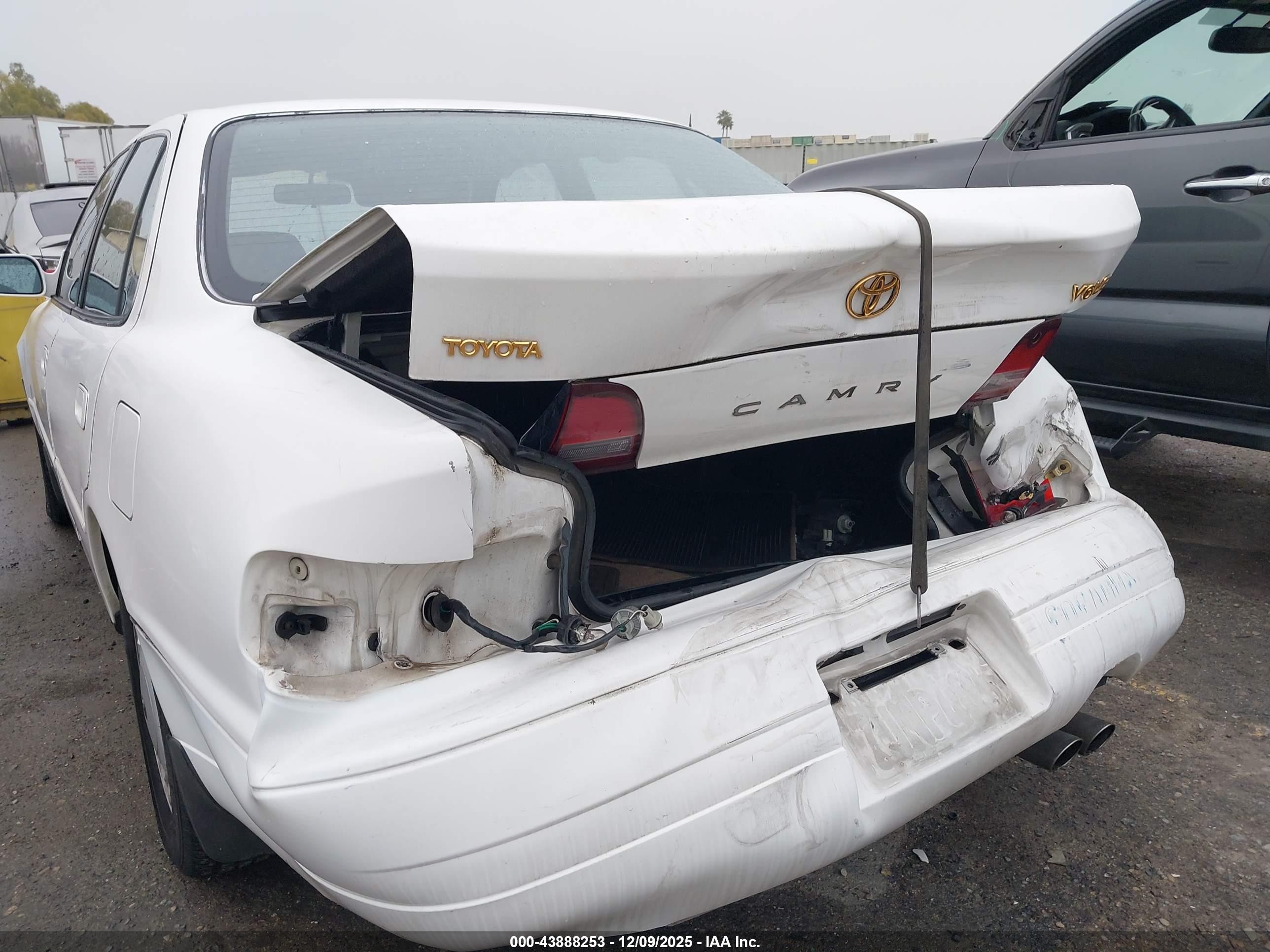 1996 Toyota Camry Le/xle/se White vin: JT2BF12K9T0133493