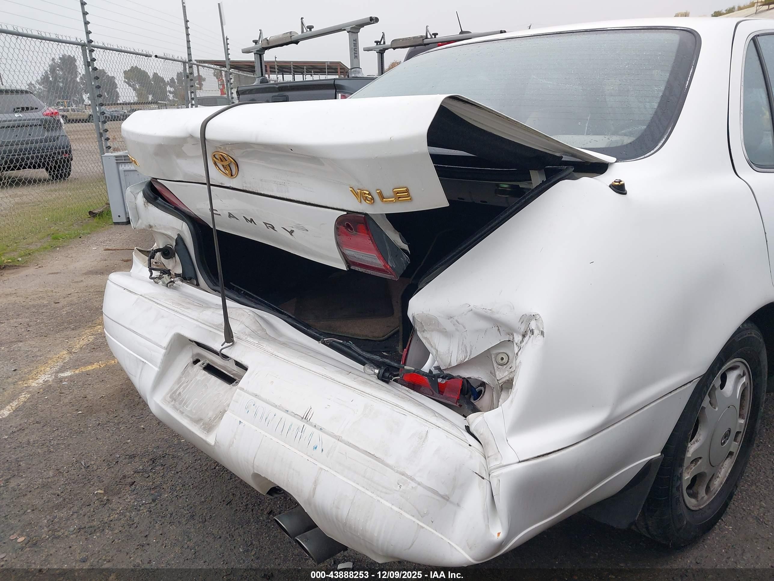 1996 Toyota Camry Le/xle/se White vin: JT2BF12K9T0133493