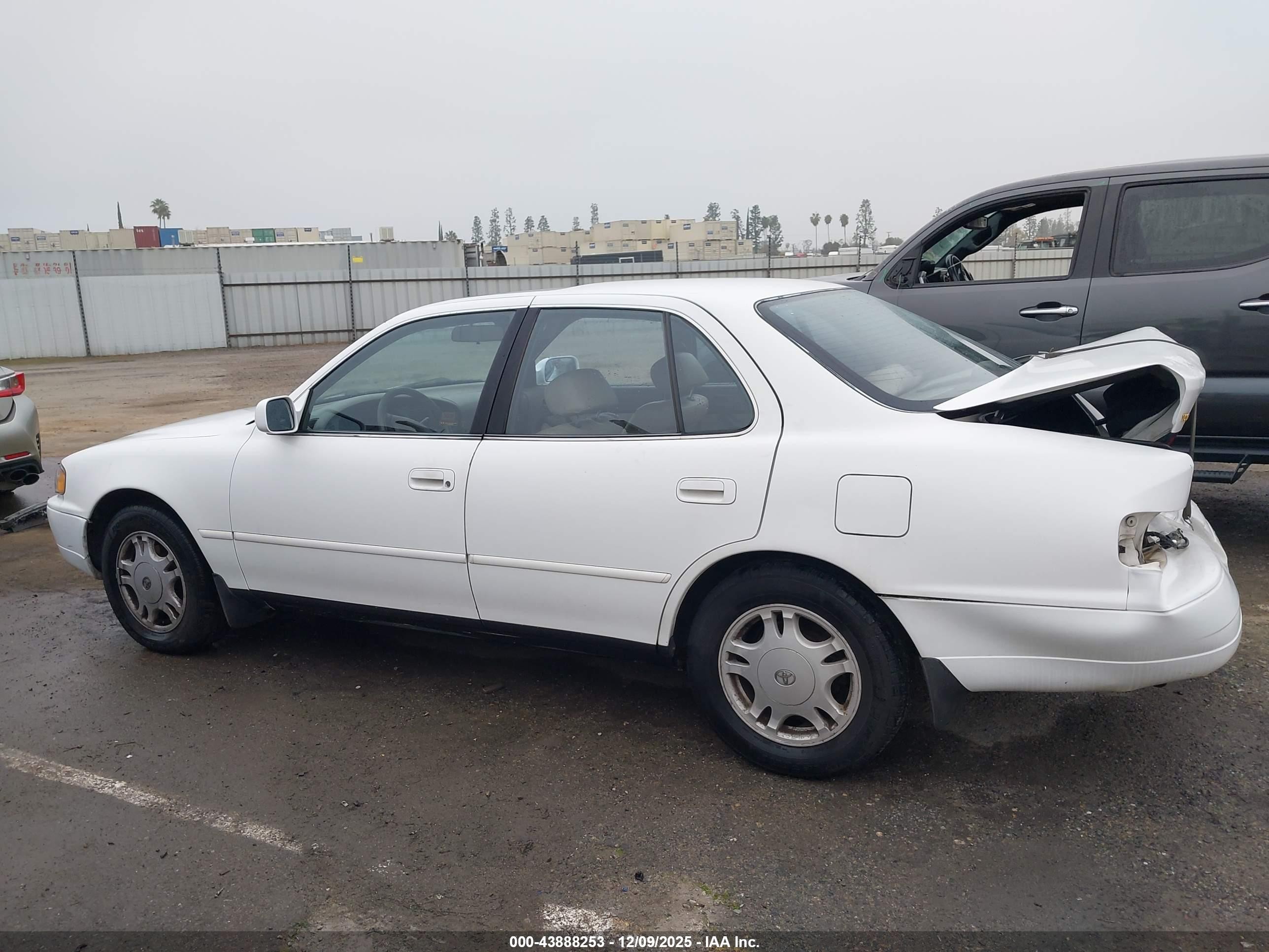 1996 Toyota Camry Le/xle/se White vin: JT2BF12K9T0133493
