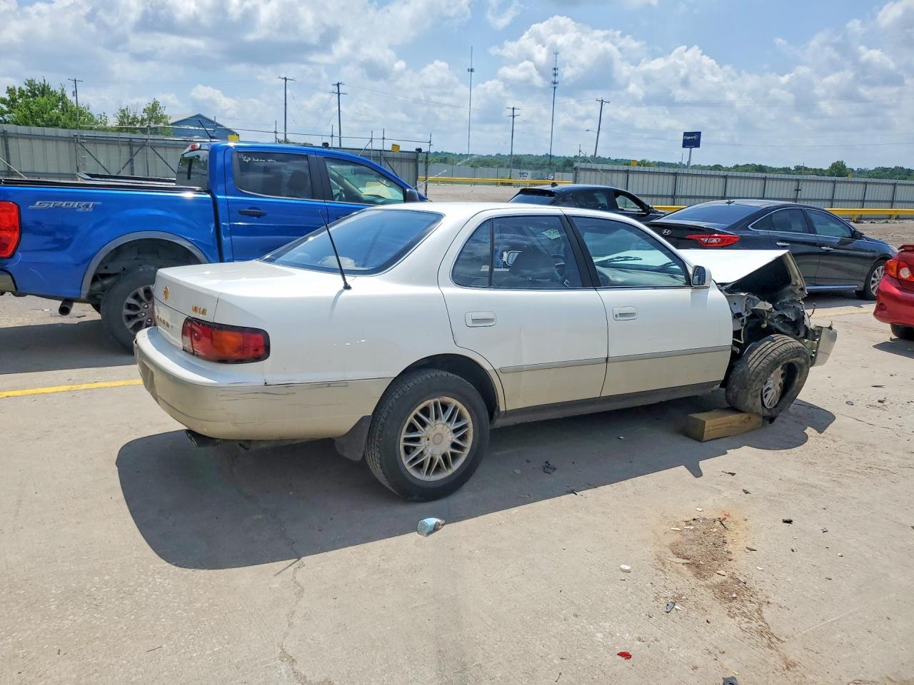 1996 Toyota Camry Le V6 Белый vin: JT2BF12K9T0168681