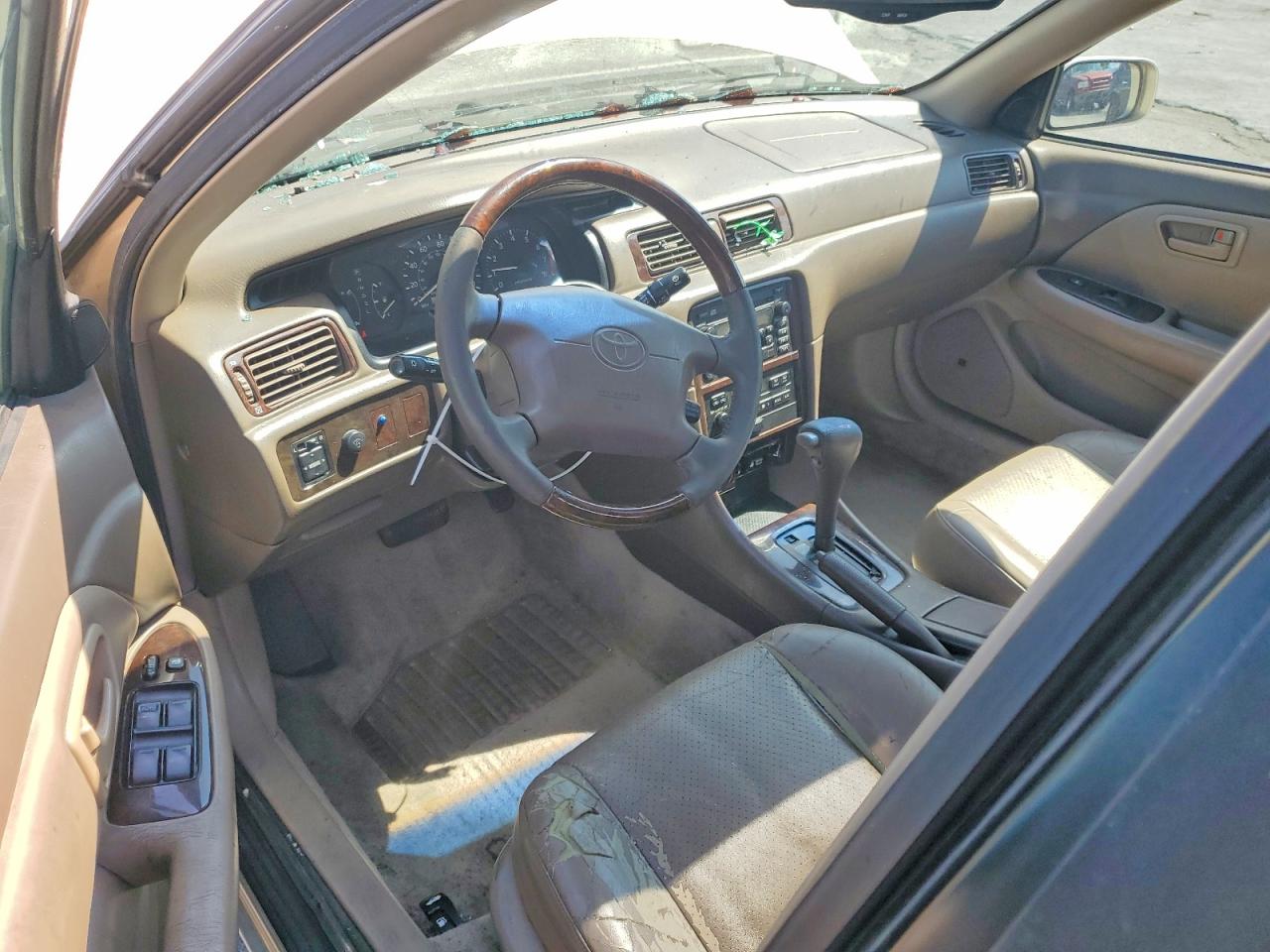 2001 Toyota Camry Le V6 Beige vin: JT2BF22K010310113
