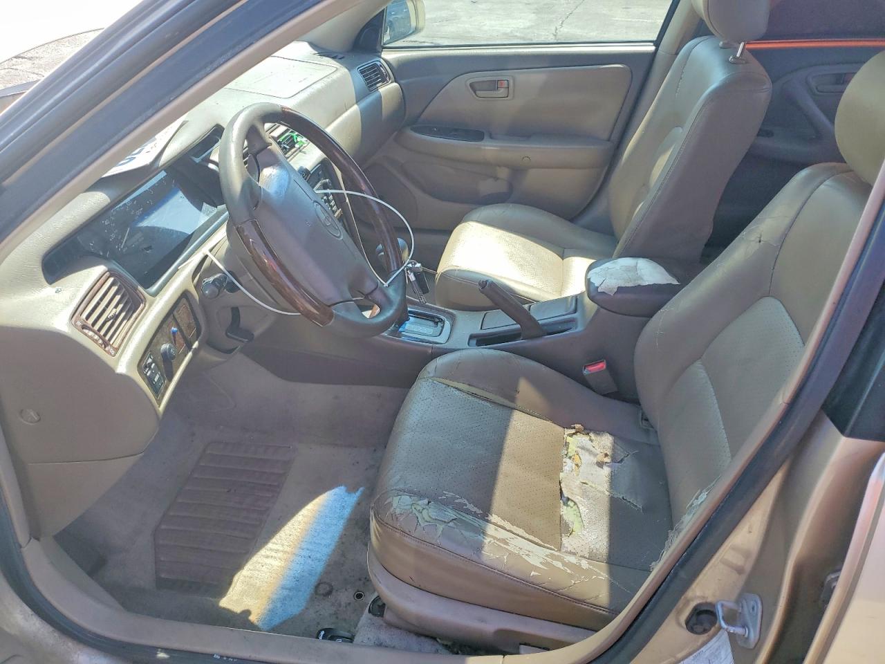 2001 Toyota Camry Le V6 Beige vin: JT2BF22K010310113