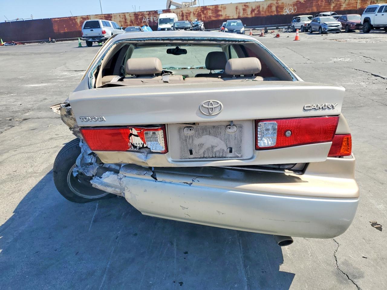2001 Toyota Camry Le V6 Beige vin: JT2BF22K010310113
