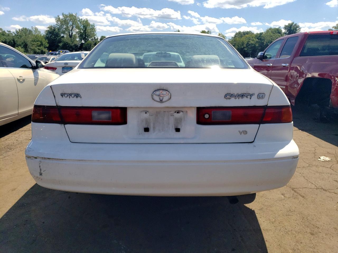 1999 Toyota Camry Le V6 White vin: JT2BF22K0X0203894