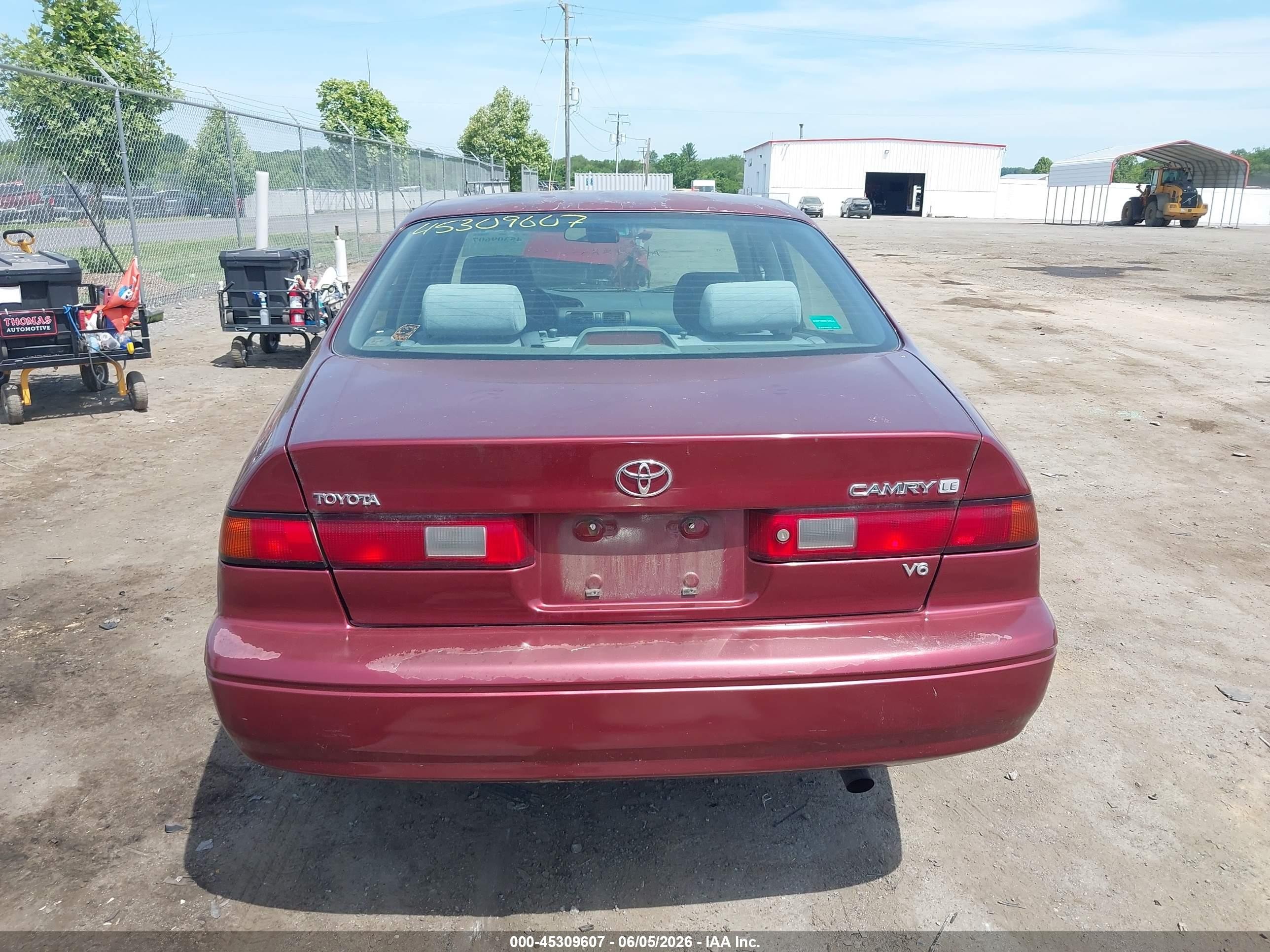 1999 Toyota Camry Le V6 Red vin: JT2BF22K0X0229167