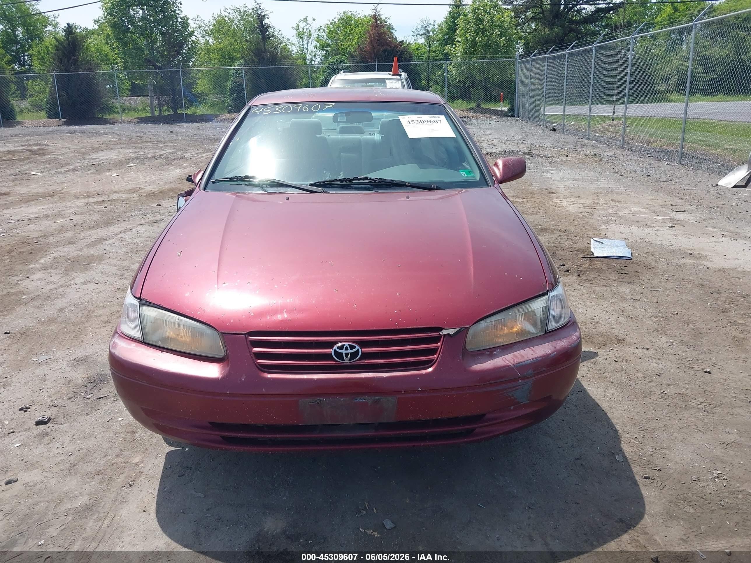 1999 Toyota Camry Le V6 Red vin: JT2BF22K0X0229167