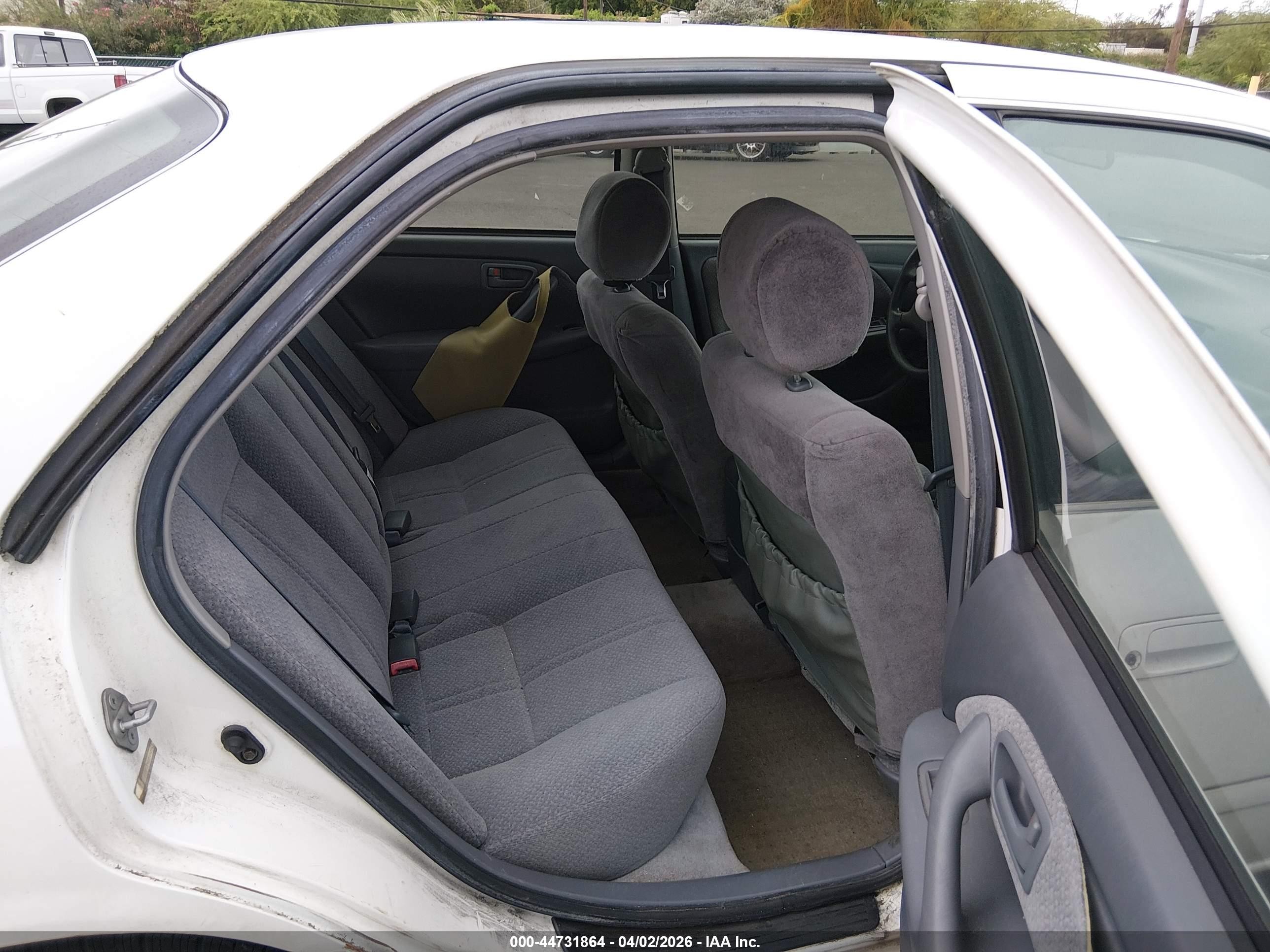 2000 Toyota Camry Le V6/xle V6 White vin: JT2BF22K0Y0263143