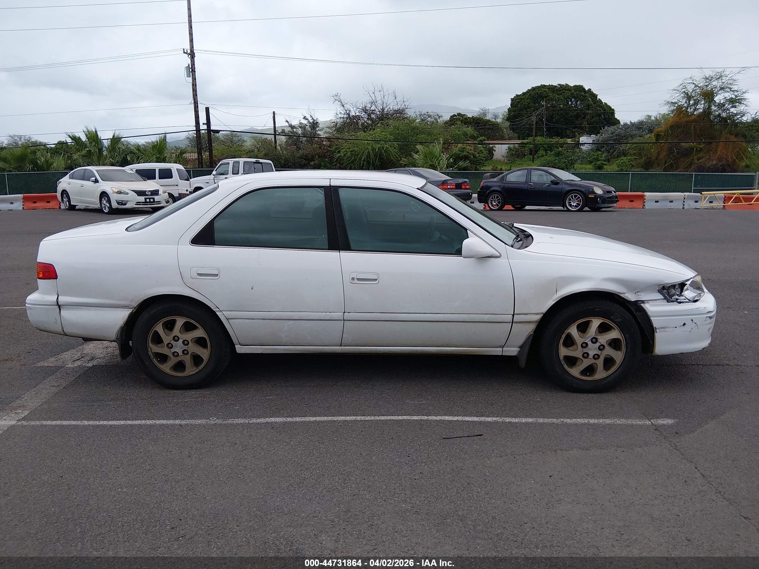 2000 Toyota Camry Le V6/xle V6 White vin: JT2BF22K0Y0263143