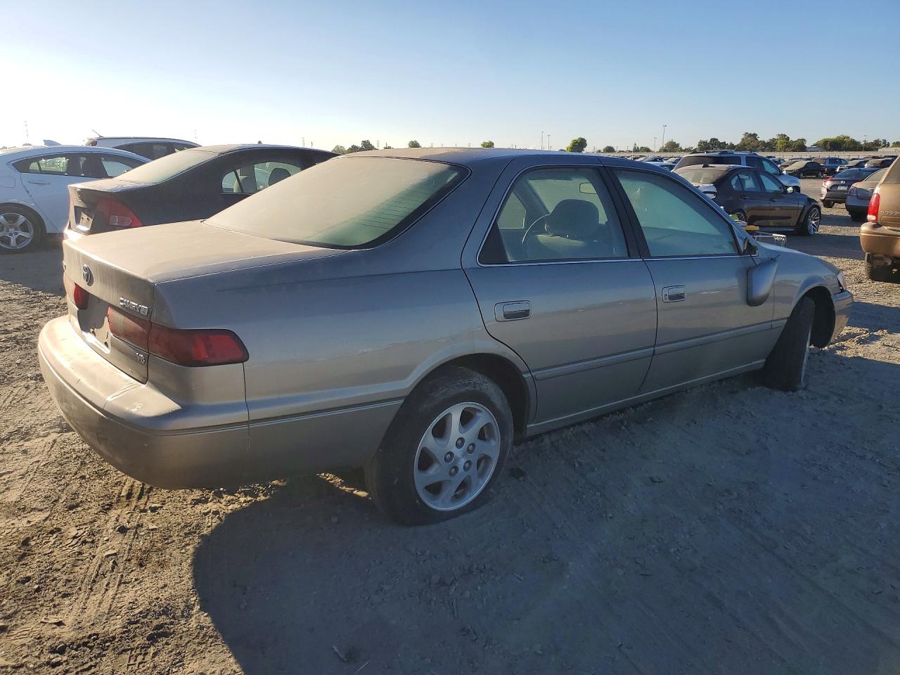 1998 Toyota Camry Le V6 Silver vin: JT2BF22K1W0112230
