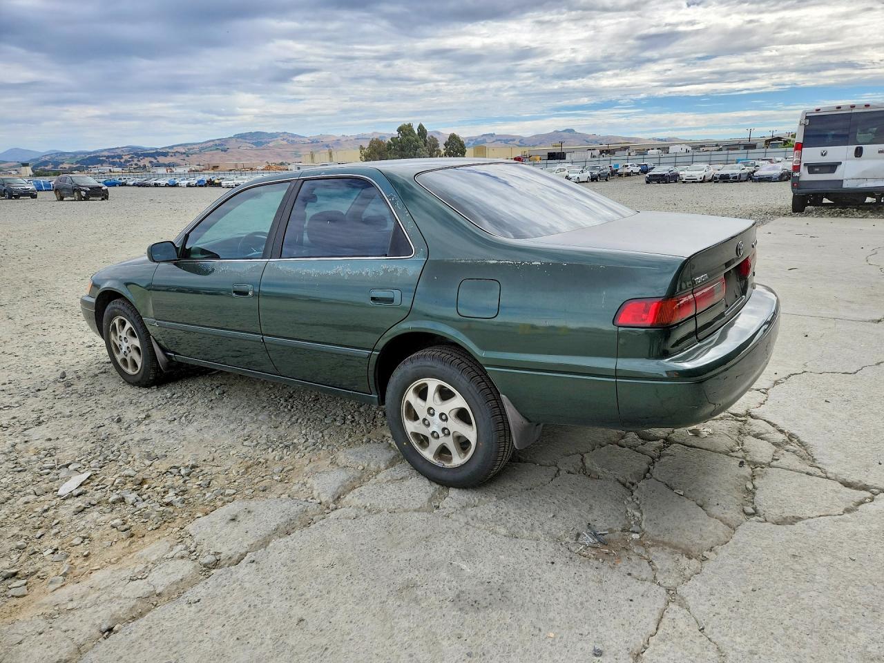 1999 Toyota Camry Le V6 Green vin: JT2BF22K1X0181601