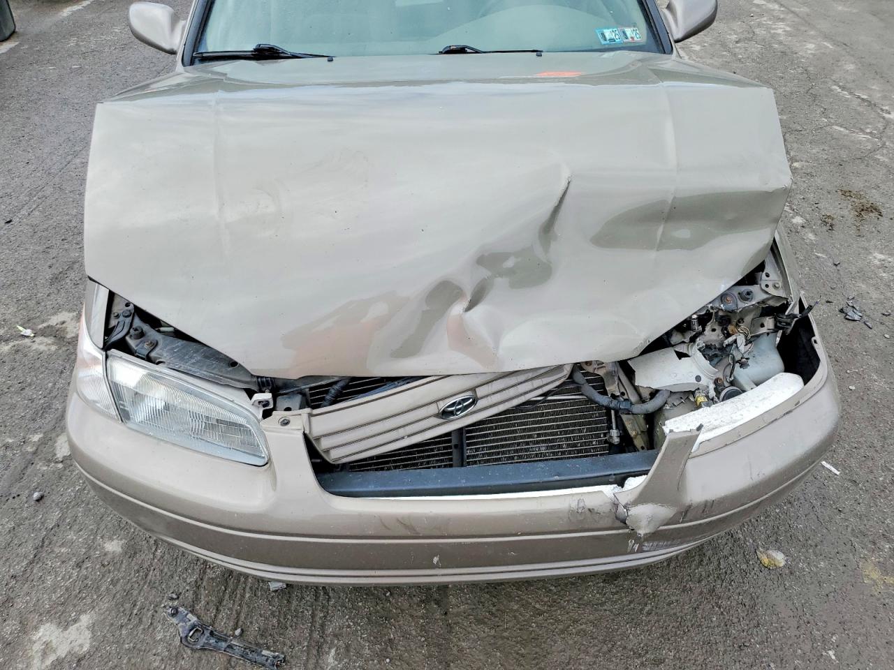 1999 Toyota Camry Le/xle Tan vin: JT2BF22K1X0181940