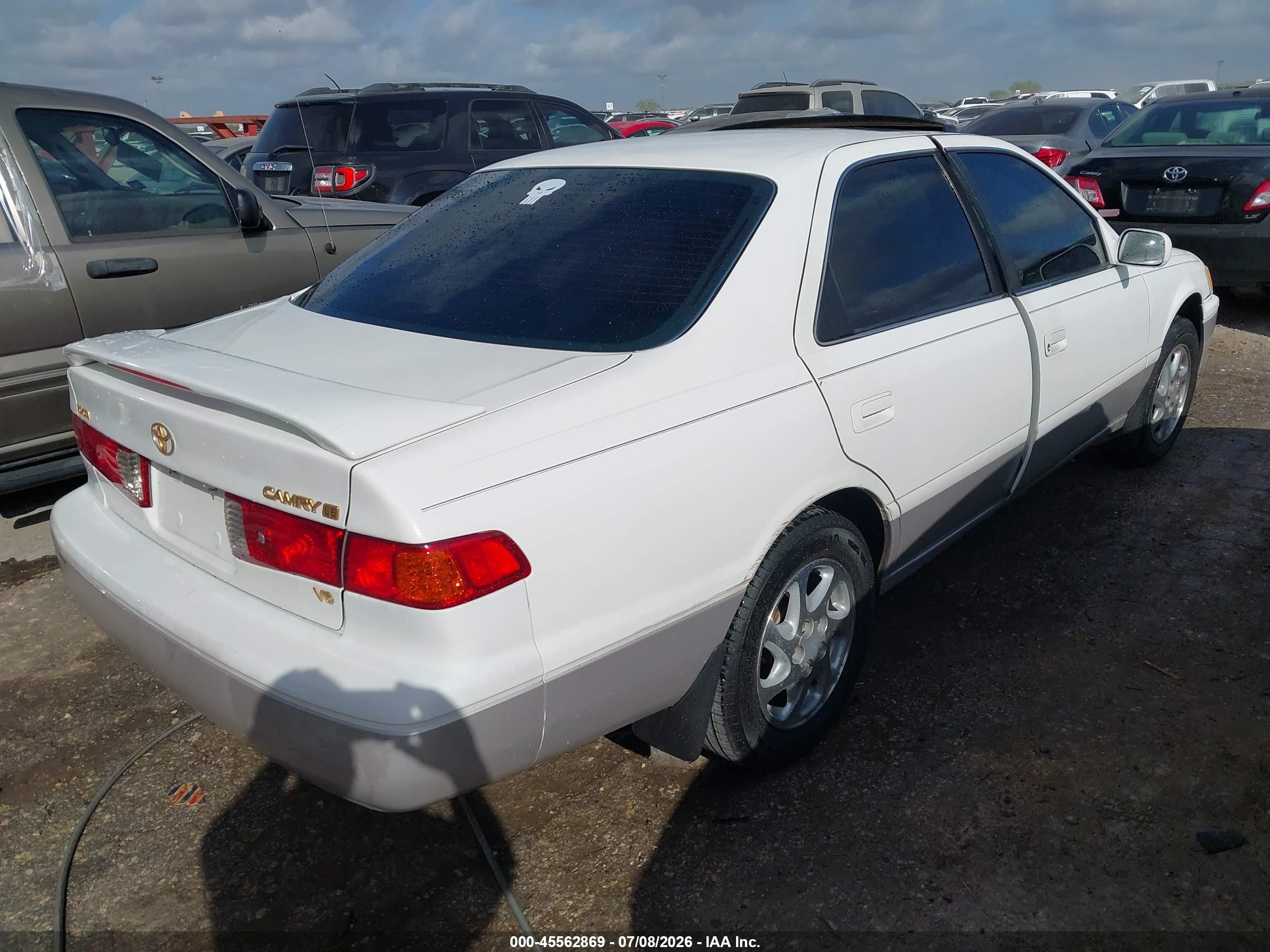 2000 Toyota Camry Le V6 White vin: JT2BF22K1Y0249929