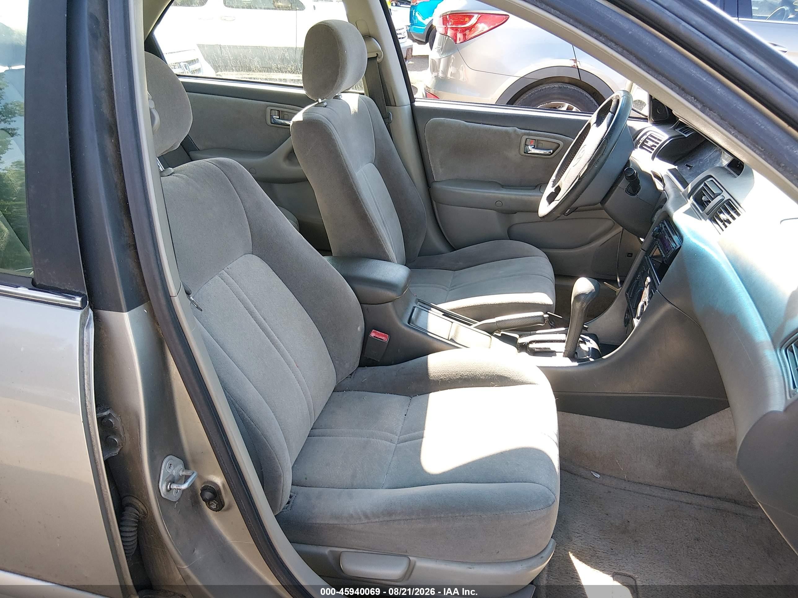2001 Toyota Camry Le V6 Gold vin: JT2BF22K310304533
