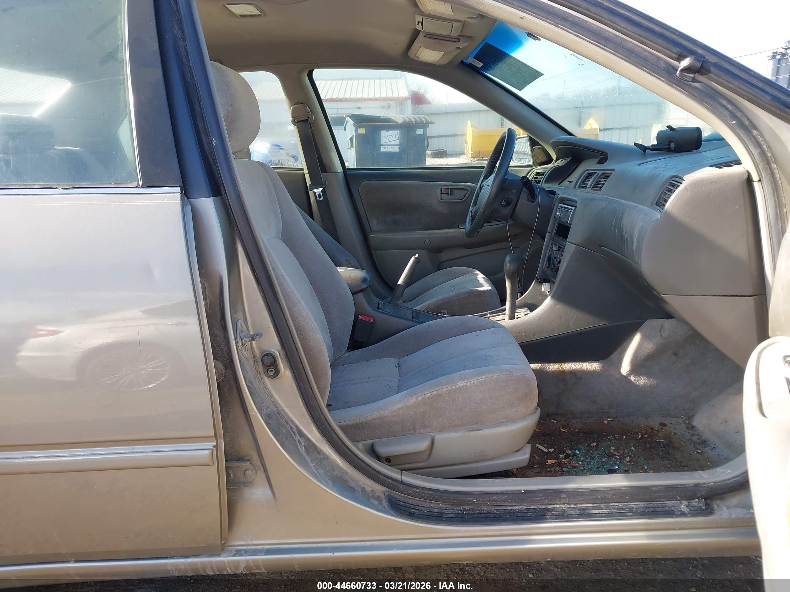 1998 Toyota Camry Le V6 Tan vin: JT2BF22K3W0140028