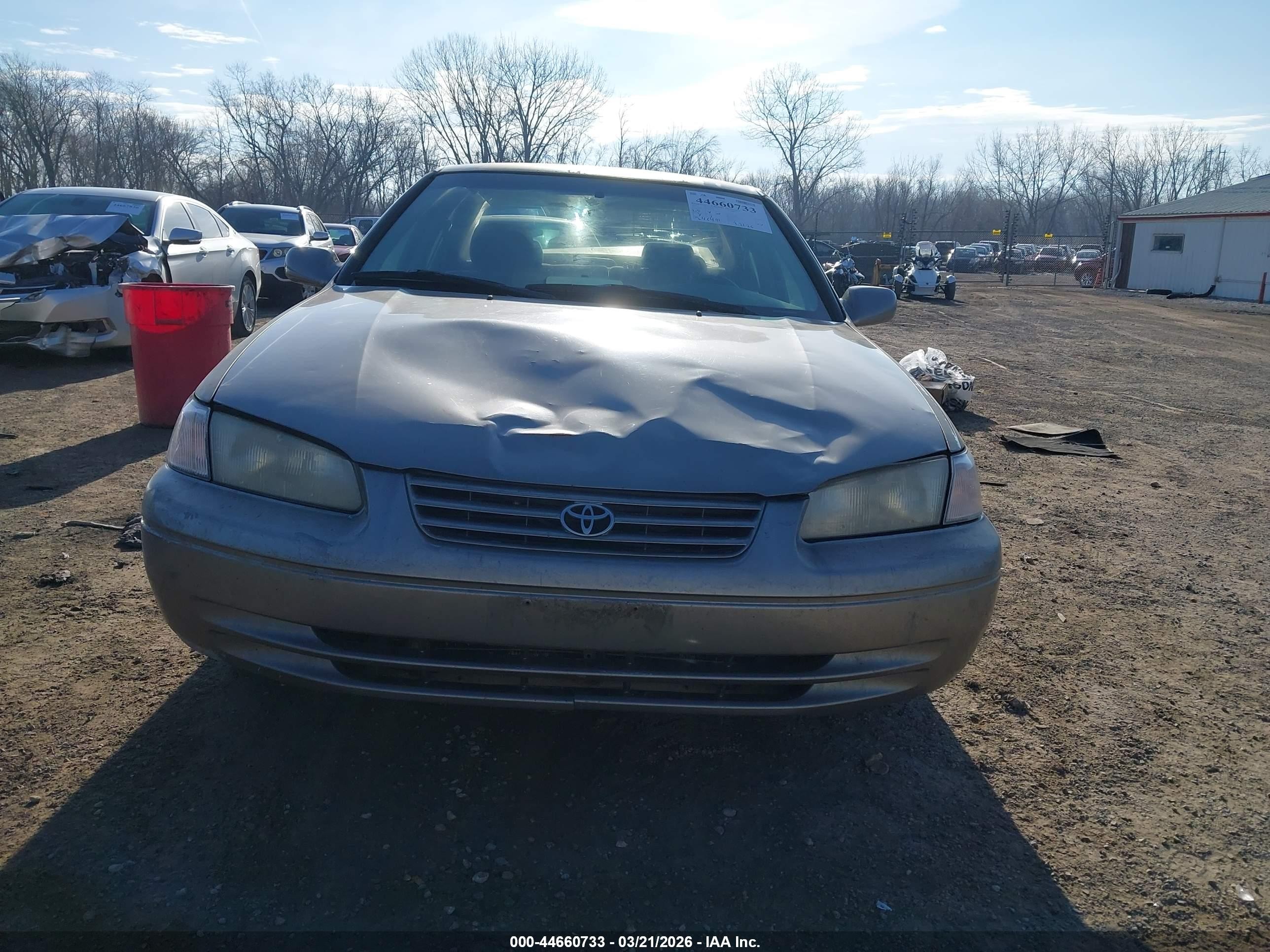 1998 Toyota Camry Le V6 Tan vin: JT2BF22K3W0140028