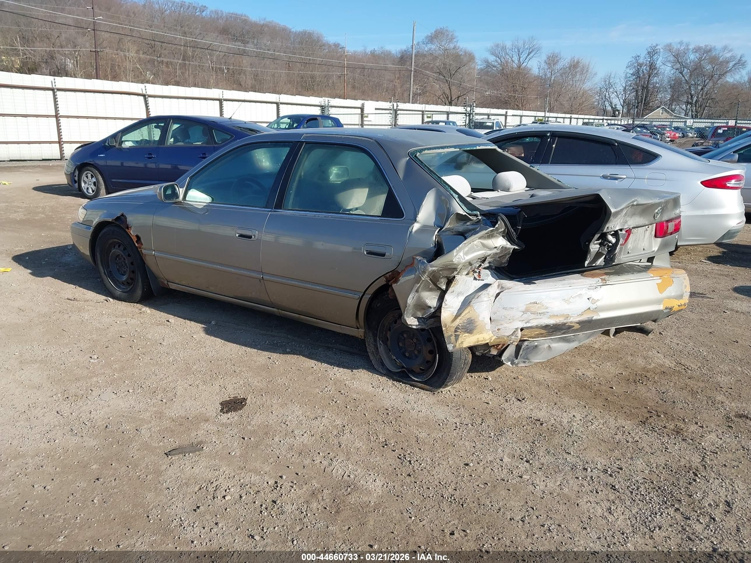 1998 Toyota Camry Le V6 Tan vin: JT2BF22K3W0140028