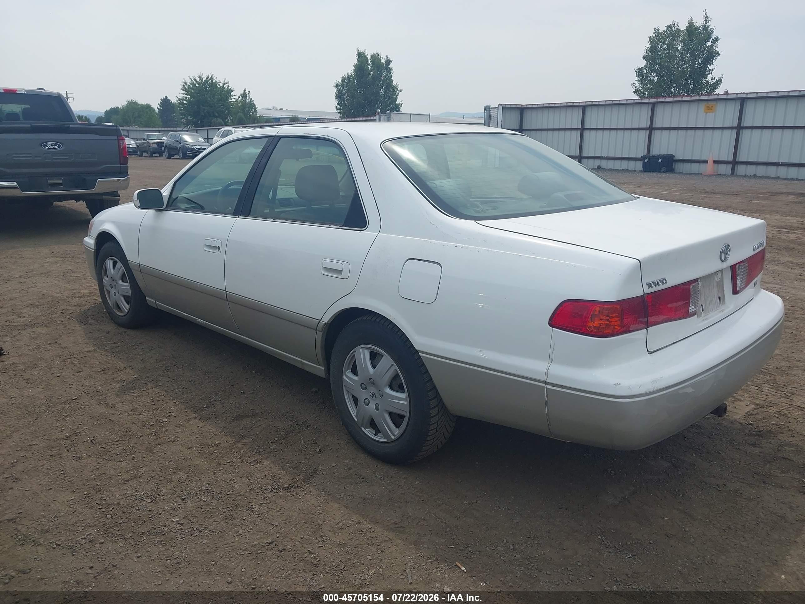 2000 Toyota Camry Le V6 White vin: JT2BF22K3Y0246725