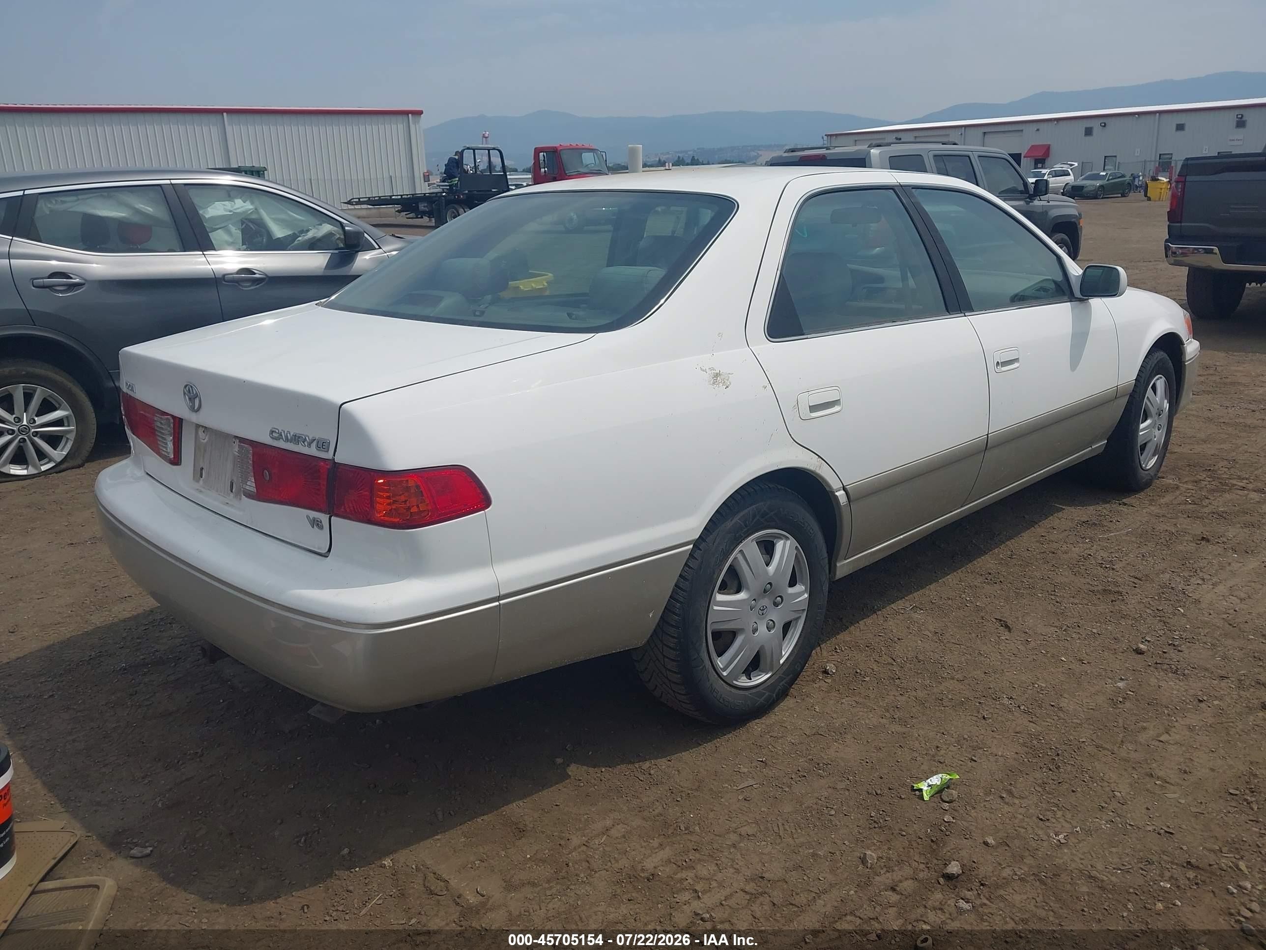 2000 Toyota Camry Le V6 White vin: JT2BF22K3Y0246725