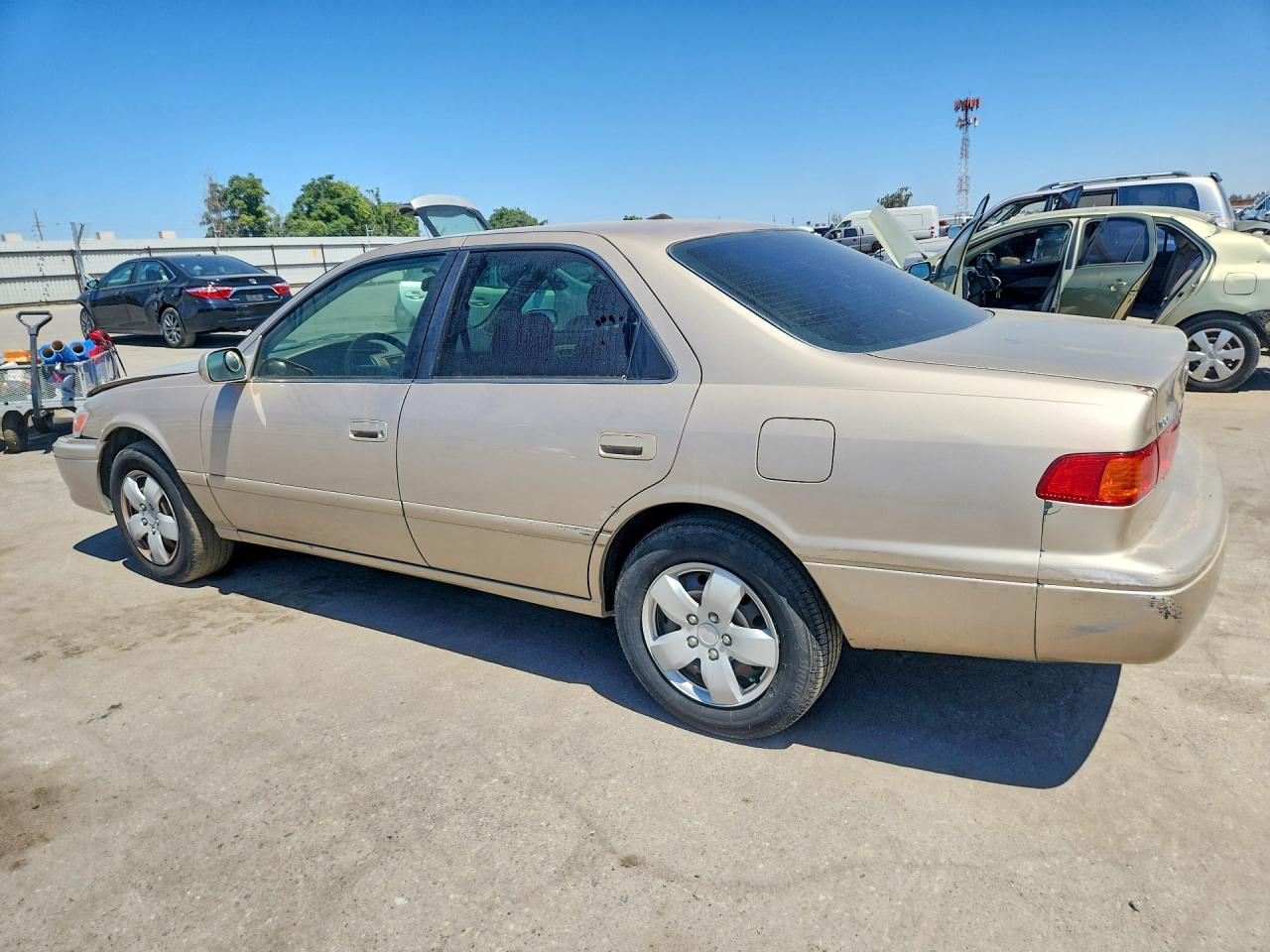2001 Toyota Camry Le V6 Beige vin: JT2BF22K410340537