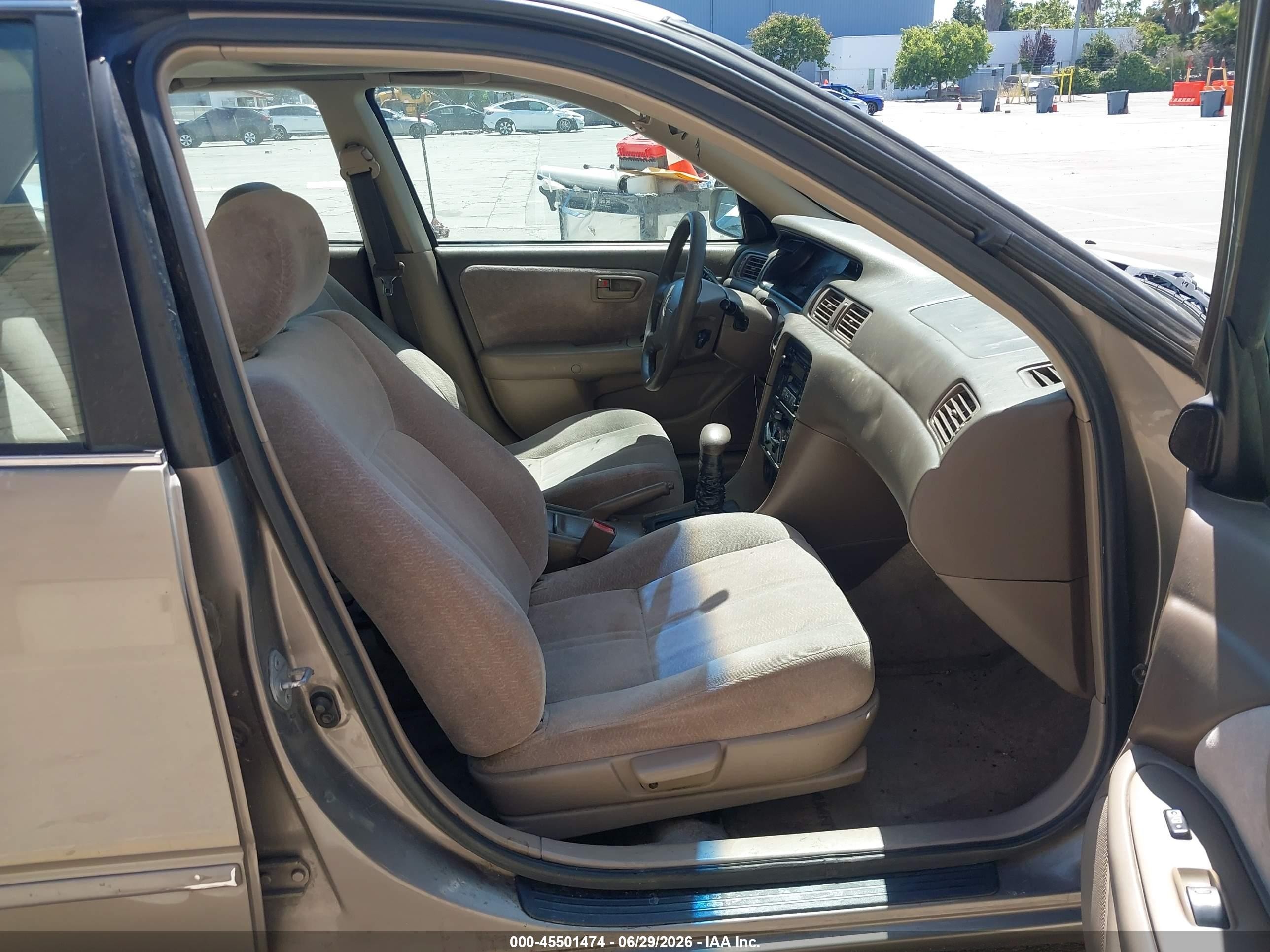 1999 Toyota Camry Le V6 Gold vin: JT2BF22K4X0148947