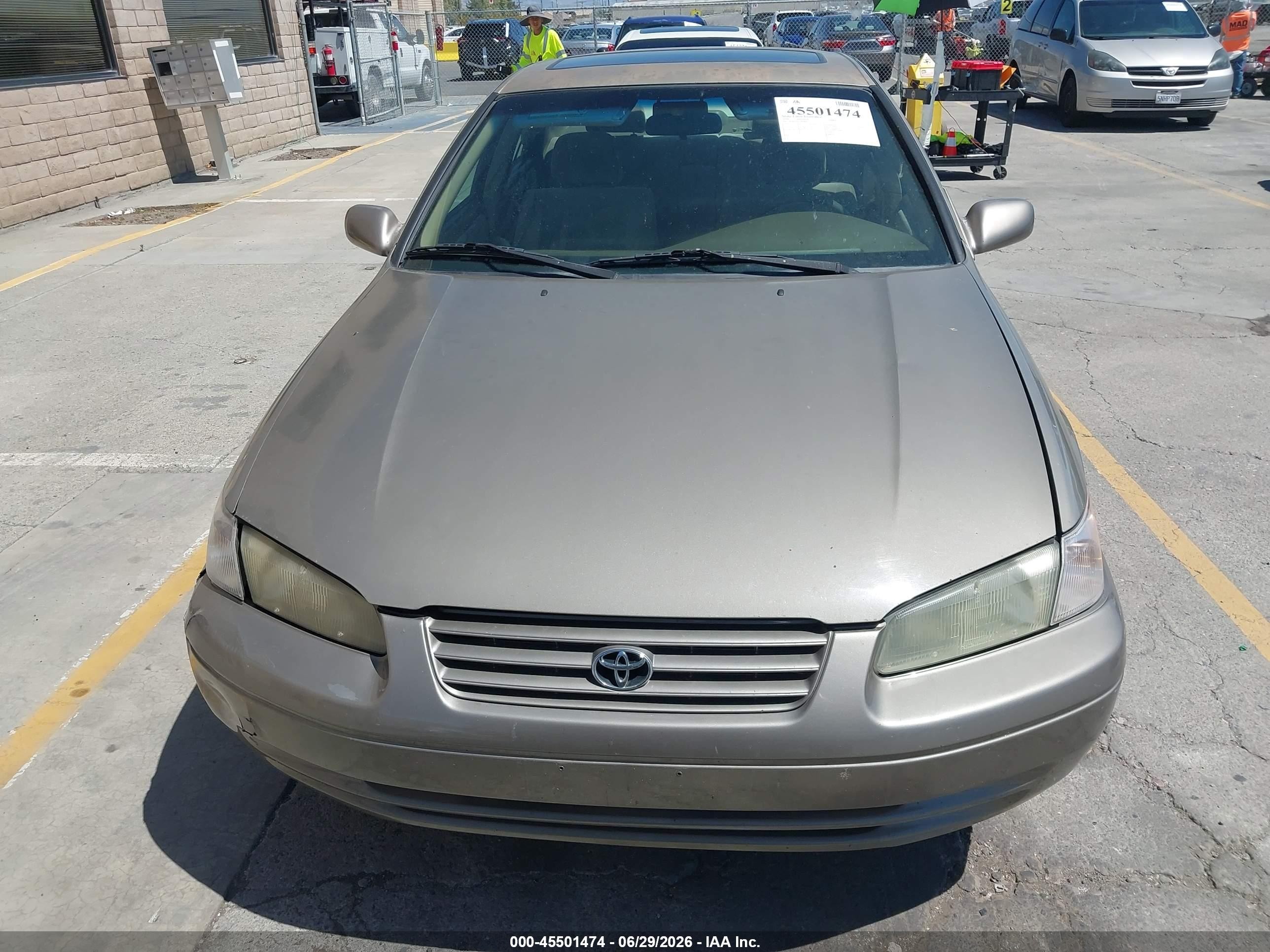 1999 Toyota Camry Le V6 Gold vin: JT2BF22K4X0148947