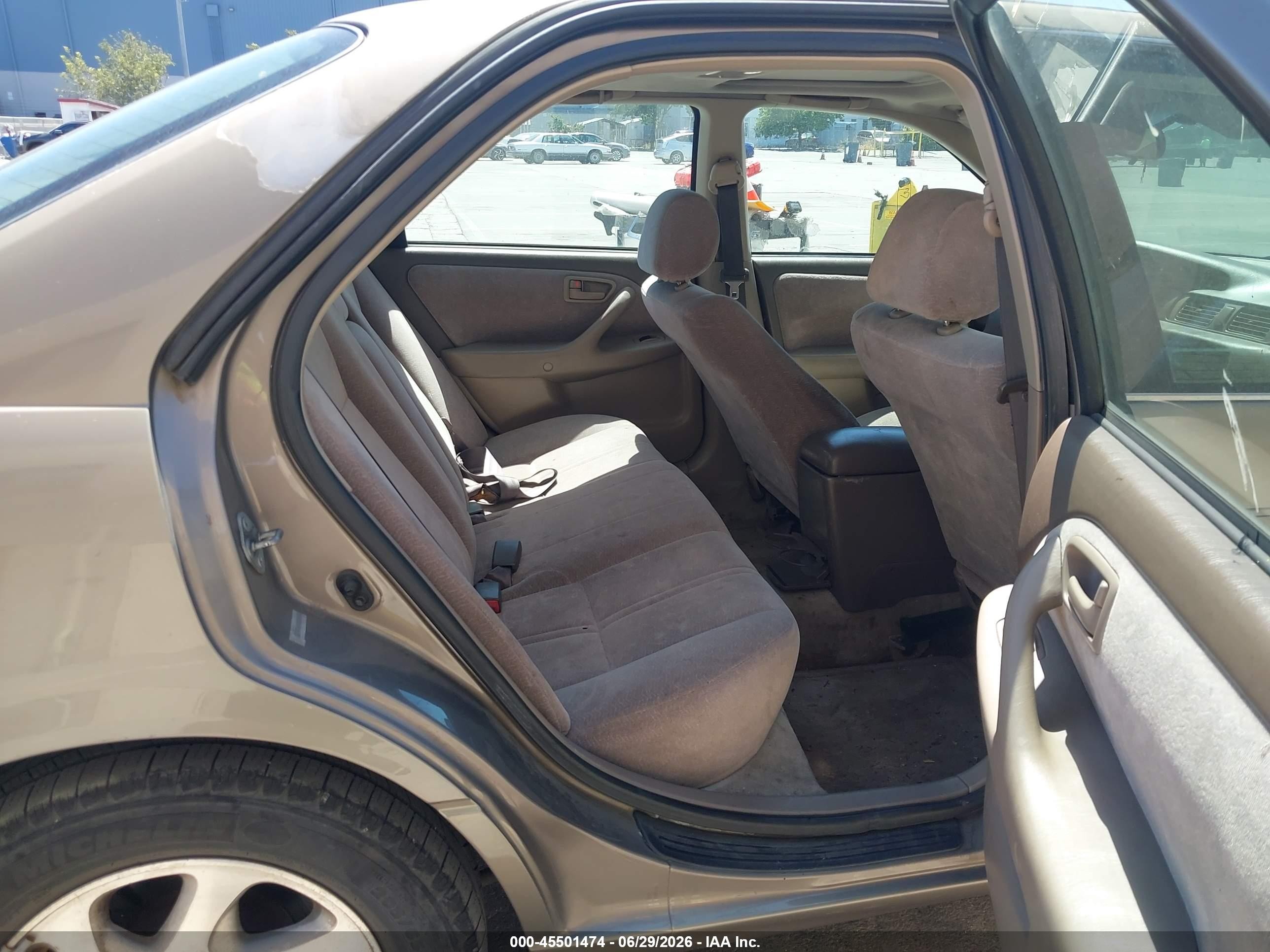 1999 Toyota Camry Le V6 Gold vin: JT2BF22K4X0148947