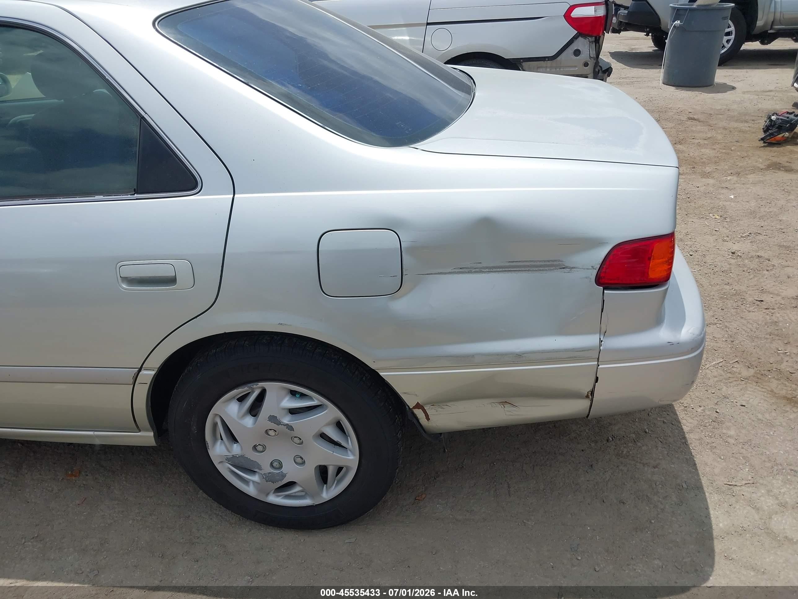 2001 Toyota Camry Le V6 Silver vin: JT2BF22K510339851