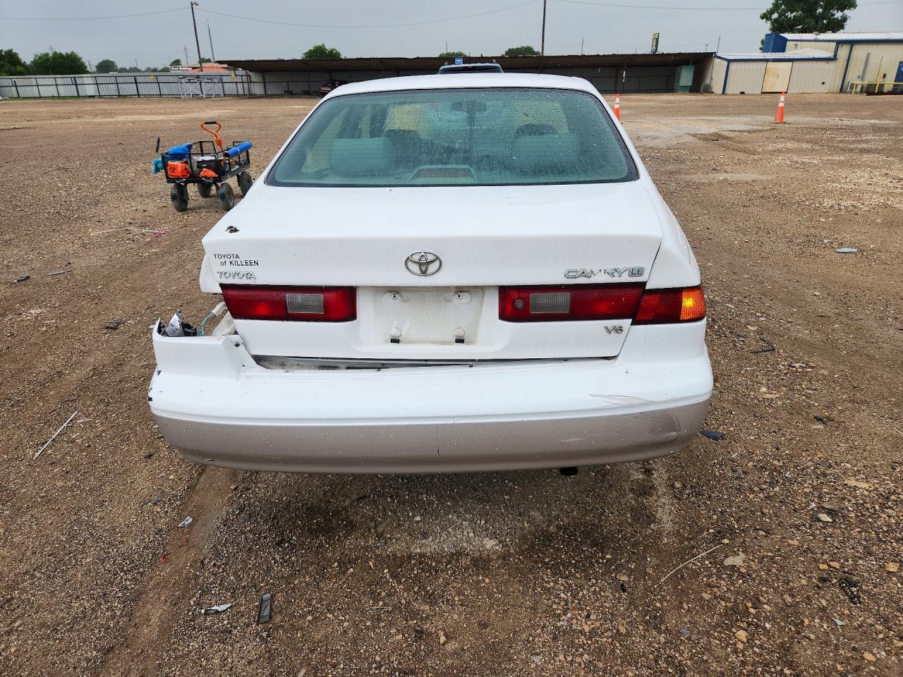 1998 Toyota Camry Le V6 White vin: JT2BF22K5W0111999