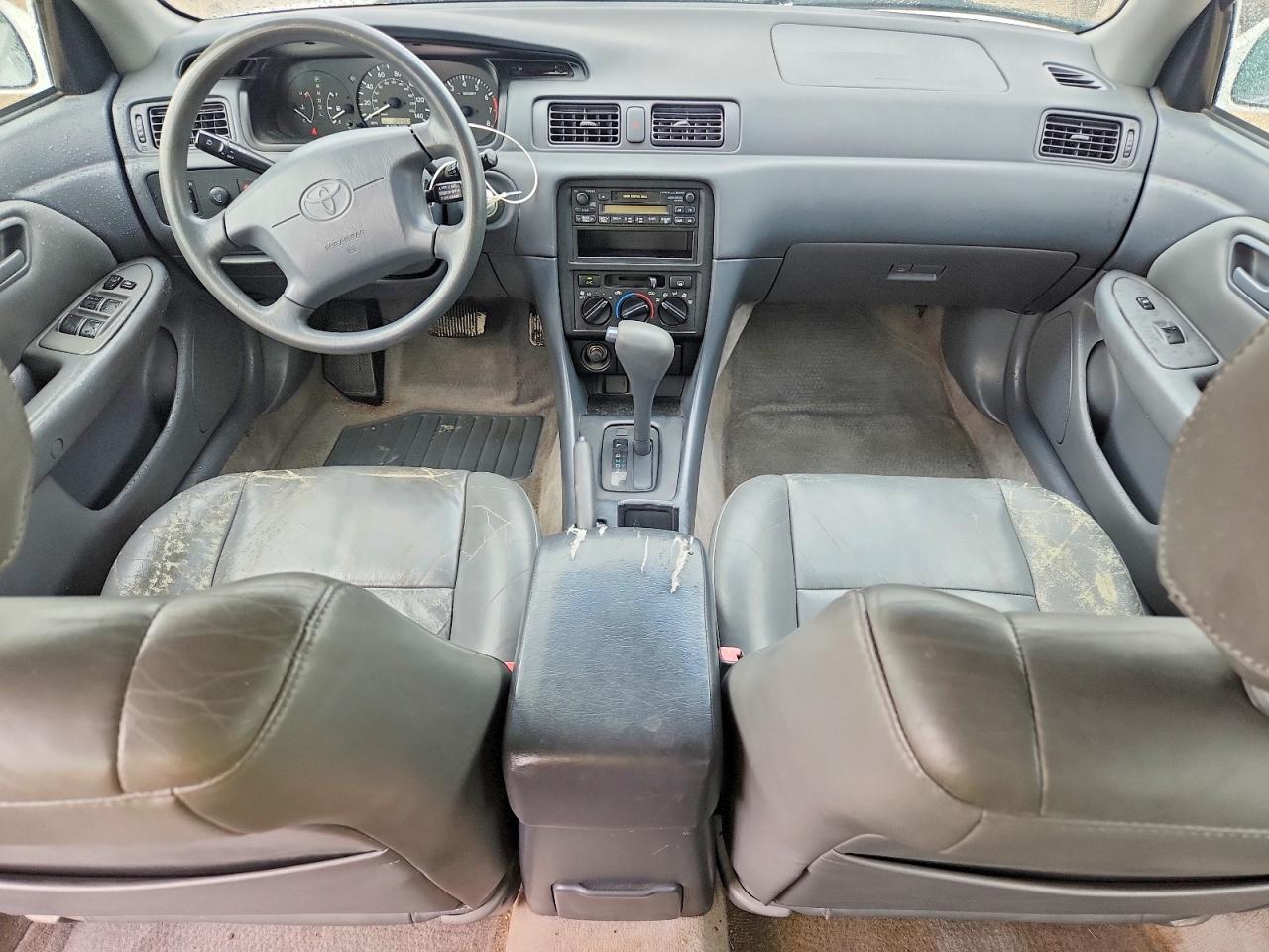 1998 Toyota Camry Le V6 White vin: JT2BF22K5W0111999