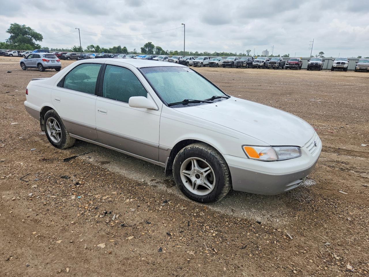 1998 Toyota Camry Le V6 White vin: JT2BF22K5W0111999