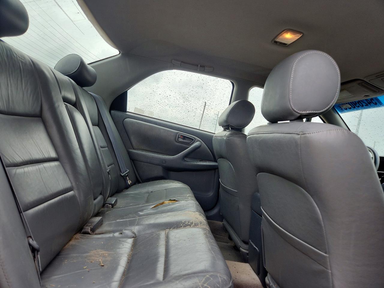 1998 Toyota Camry Le V6 White vin: JT2BF22K5W0111999