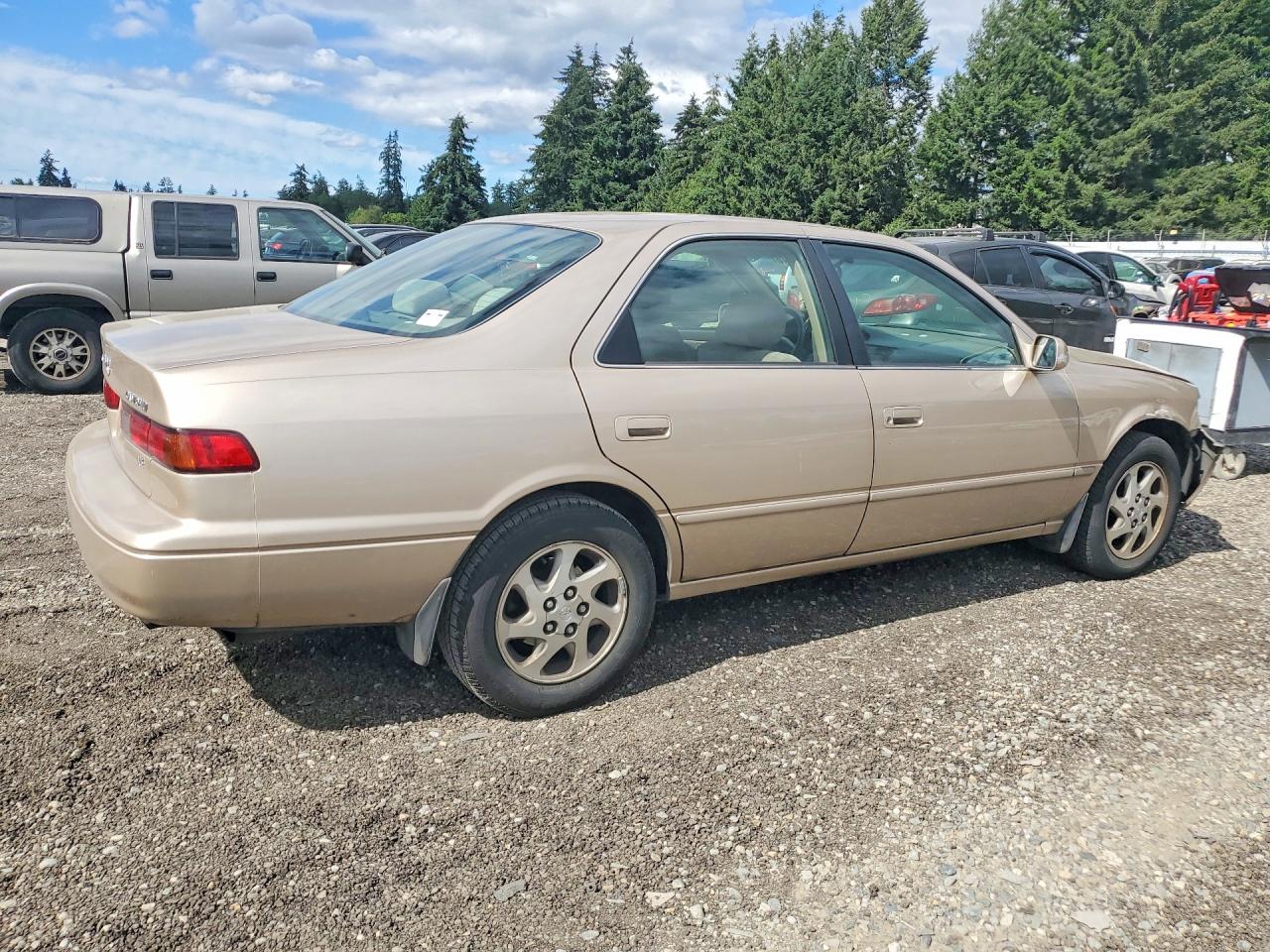1999 Toyota Camry Le Tan vin: JT2BF22K5X0162744