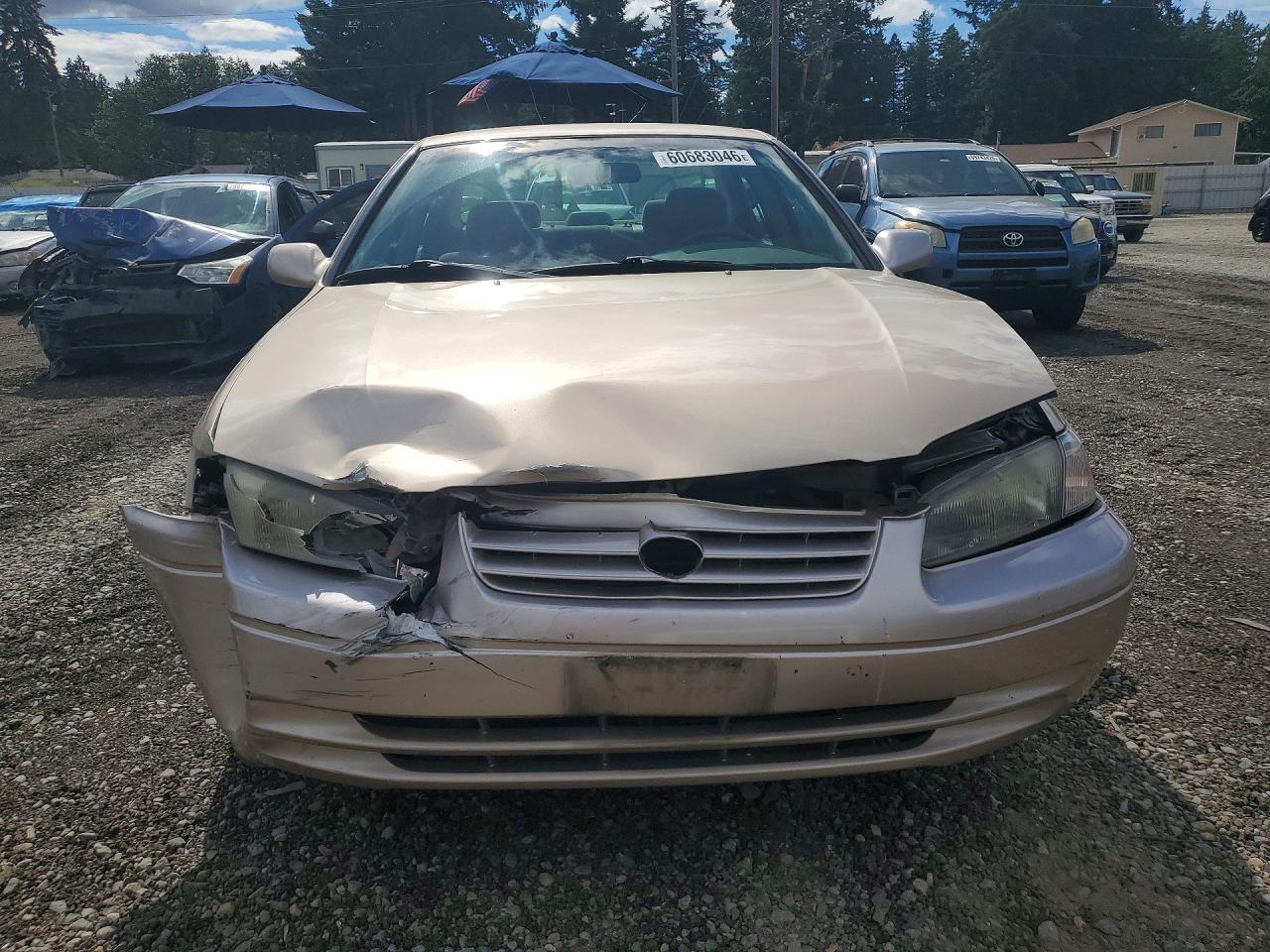 1999 Toyota Camry Le Tan vin: JT2BF22K5X0162744